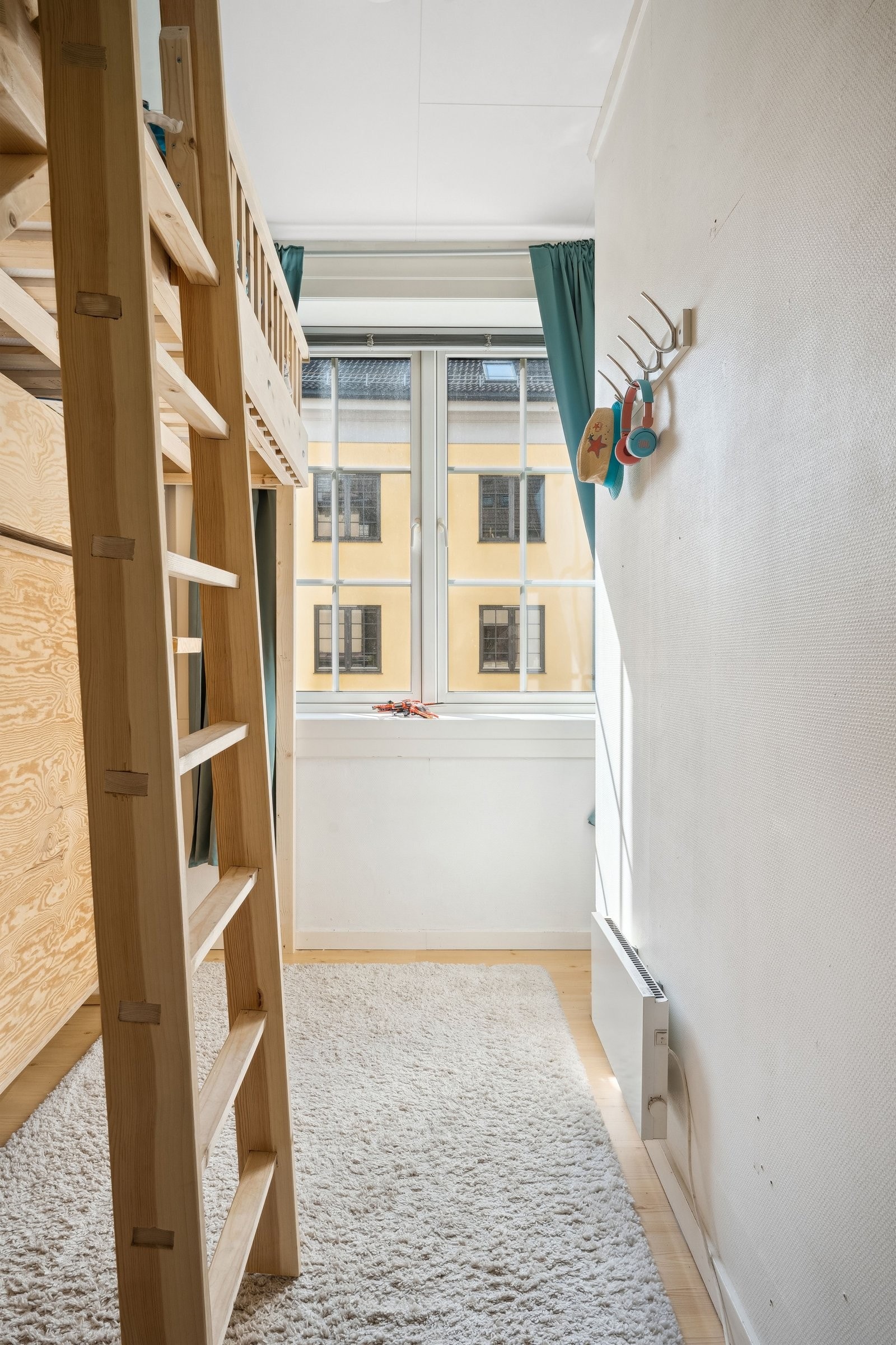 Nedfellbar seng, hems og stige kan medfølge ved ønske. Galleribilde