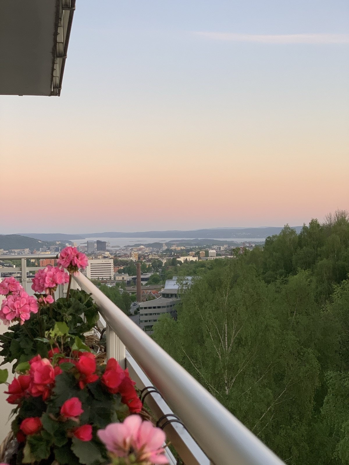 Vakker utsikt utover byen. Galleribilde