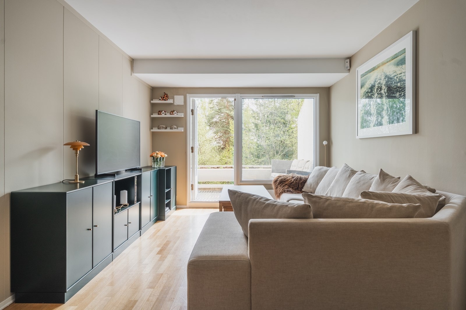 Tonje Heitmann Eide v/Nordvik Majorstuen har gleden av å presentere Morgedalsvegen 43. Galleribilde