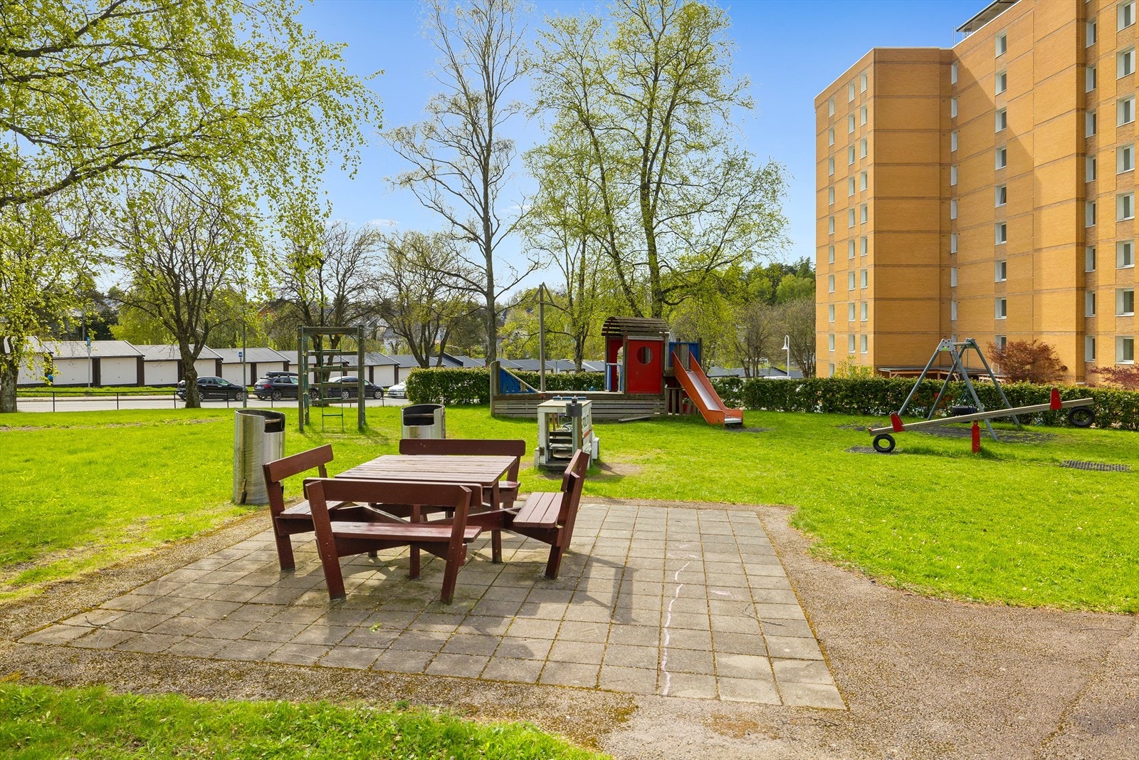 Her bor du i rolige og barnevennlige omgivelser med bilfri lekeplass rett utenfor. Galleribilde