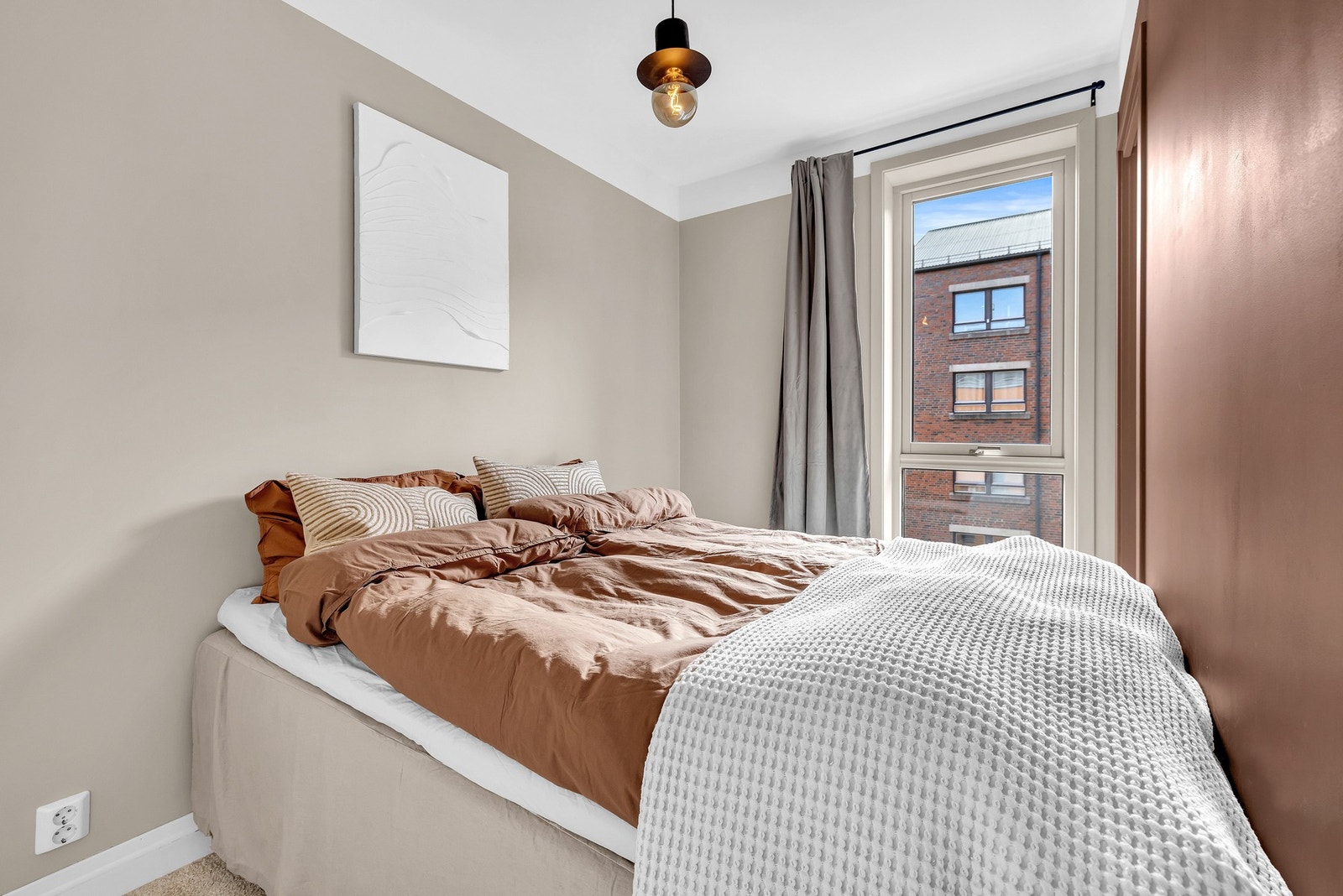 Soverommet er i dag innredet med en dobbeltseng på 160 cm. Galleribilde