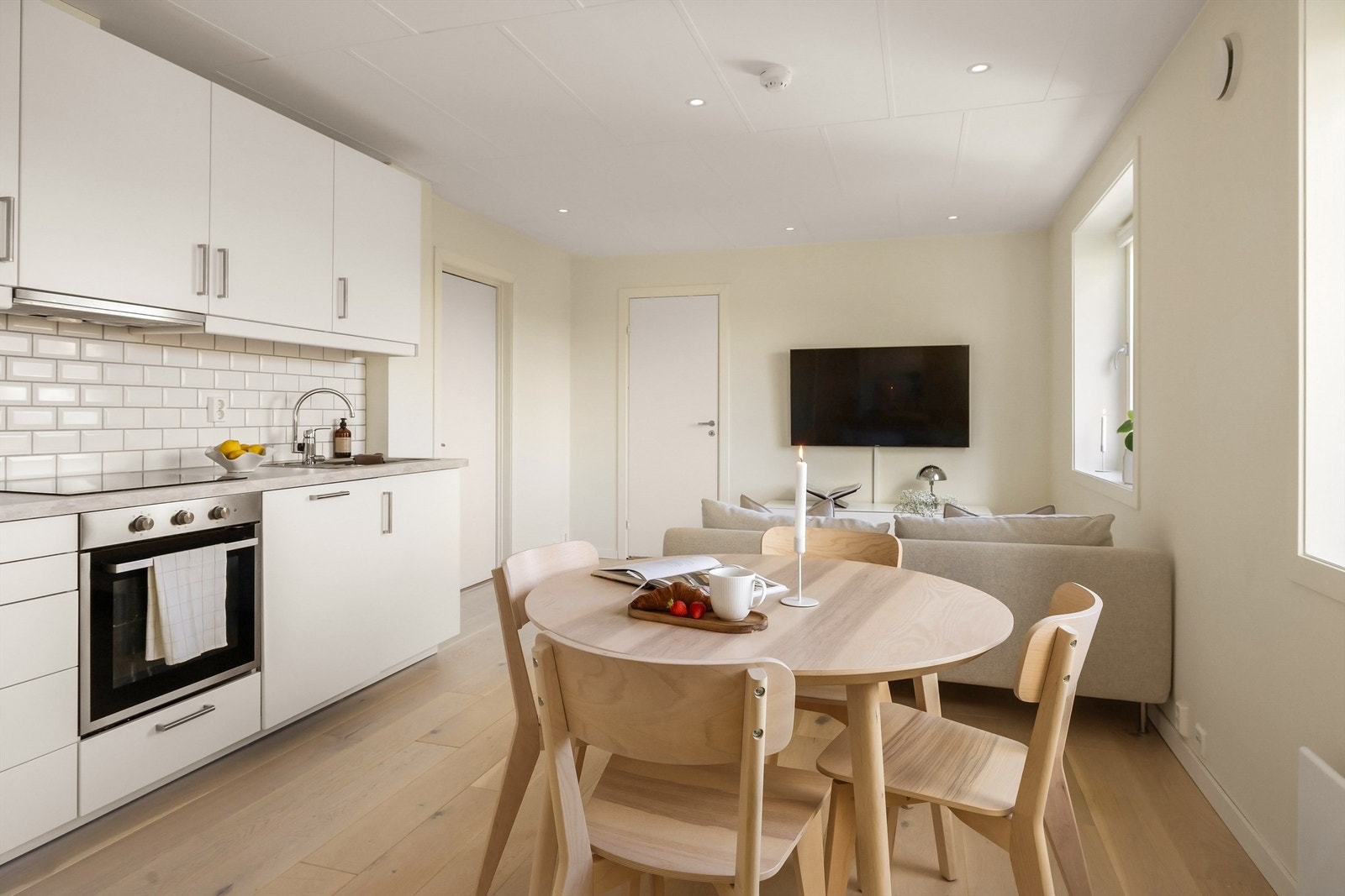 Gjennomgående lyse overflater og god standard. Galleribilde