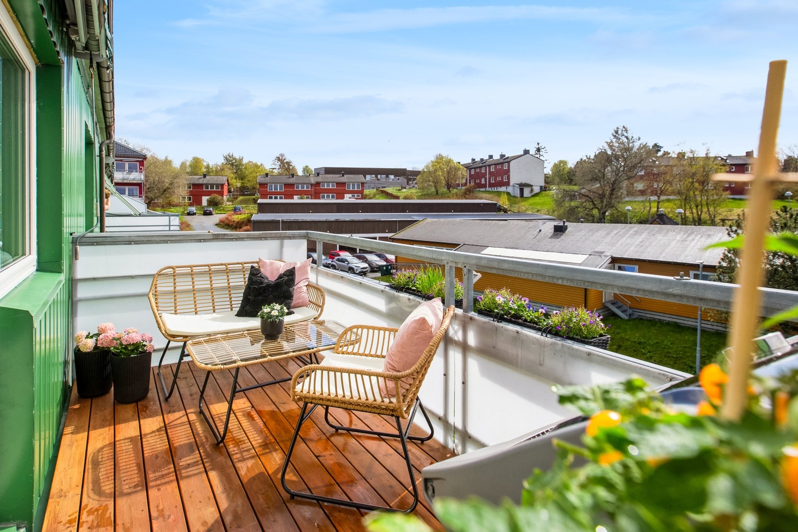 Flott balkong ut fra 3. etasje. Galleribilde