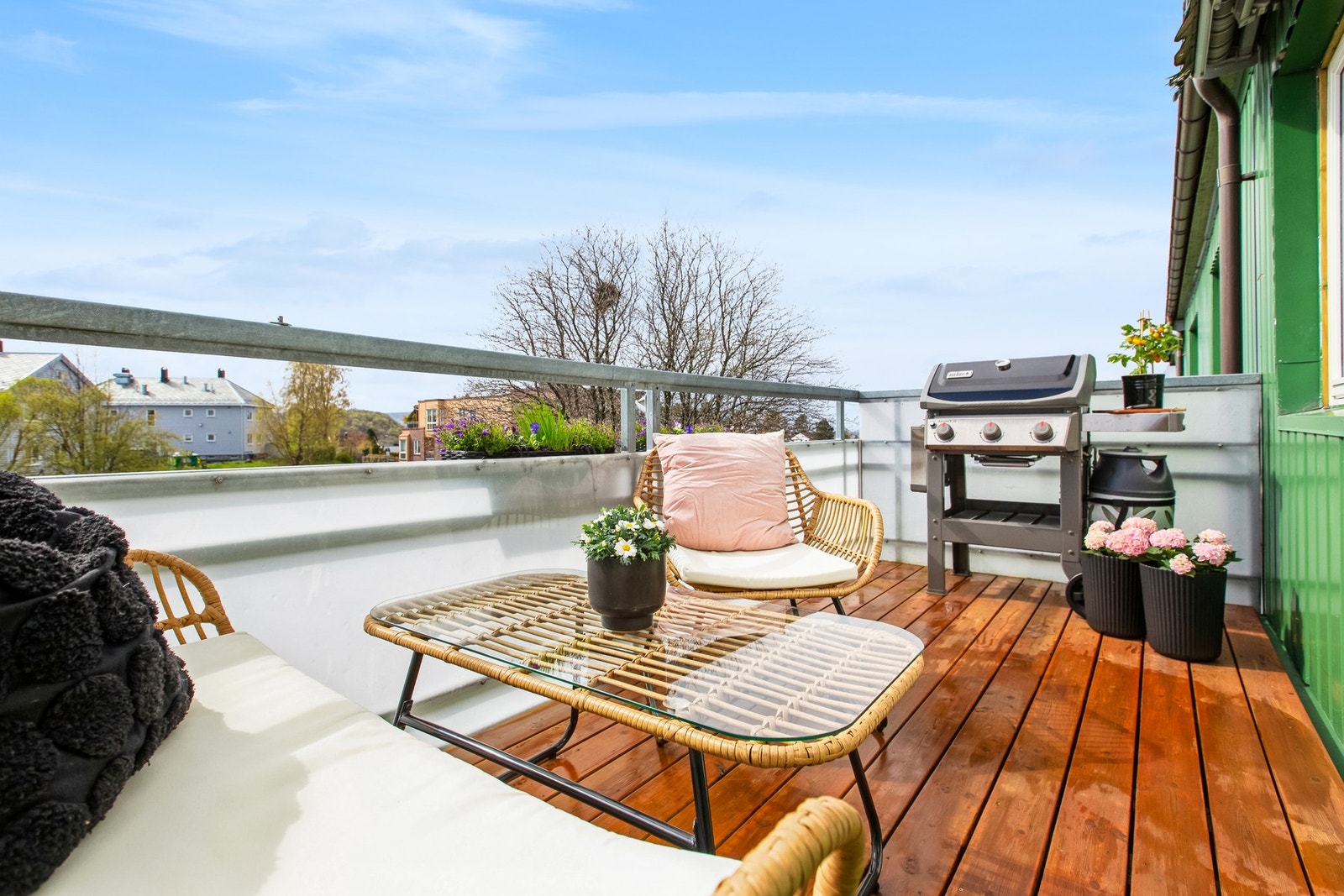 Godt med plass til diverse utemøblement og grill! Galleribilde