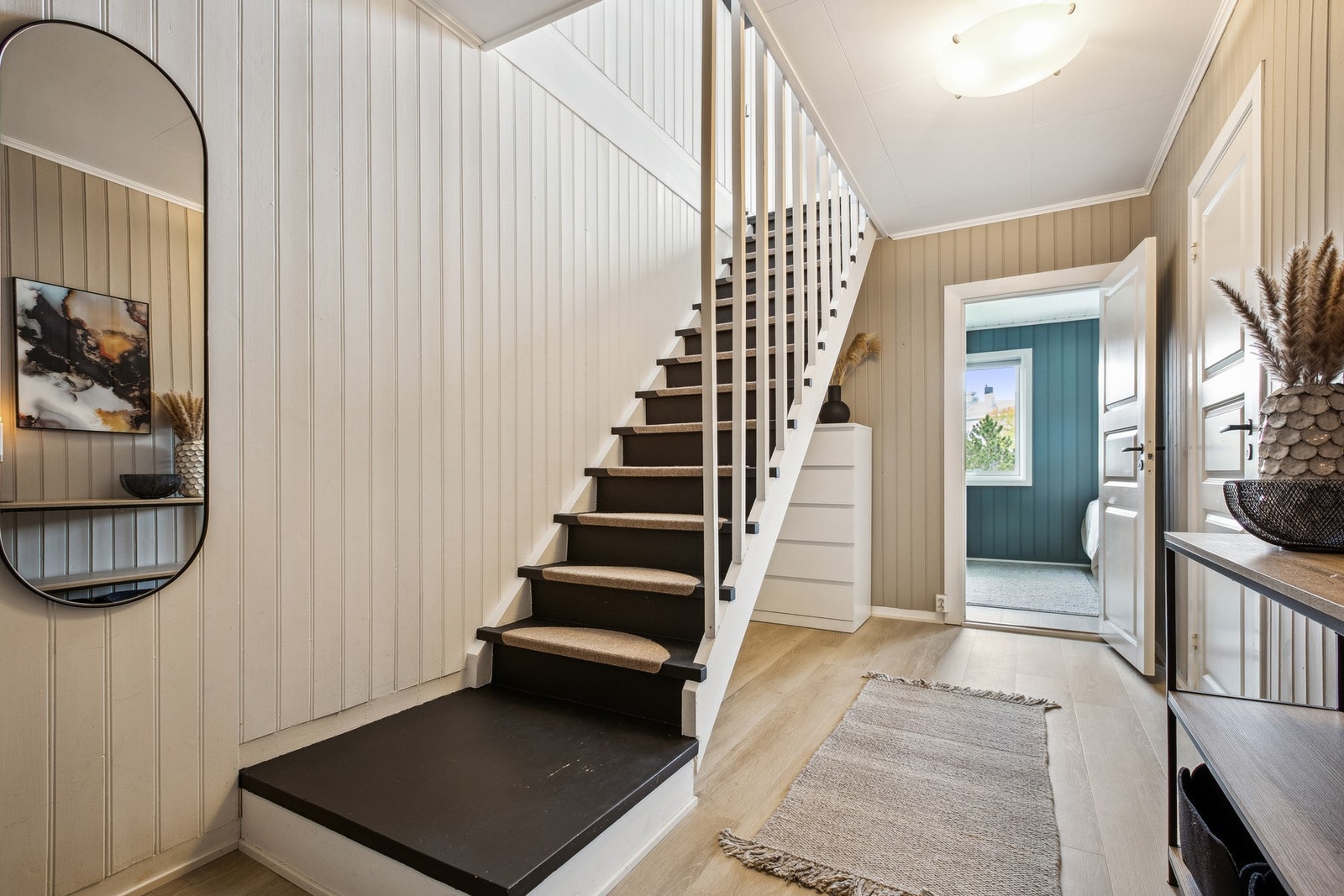 Innbydende inngangsparti i 2. etasje. Galleribilde