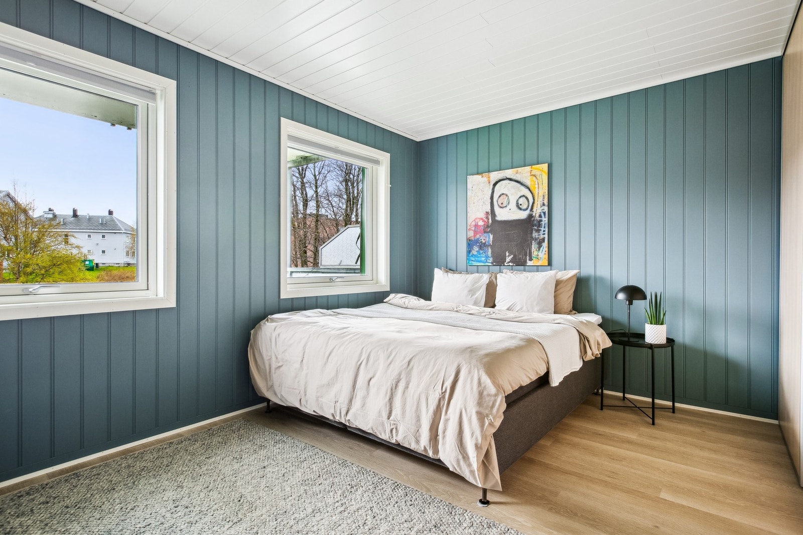 Hovedsoverom på 13,5 kvm i 2. etasje. Galleribilde