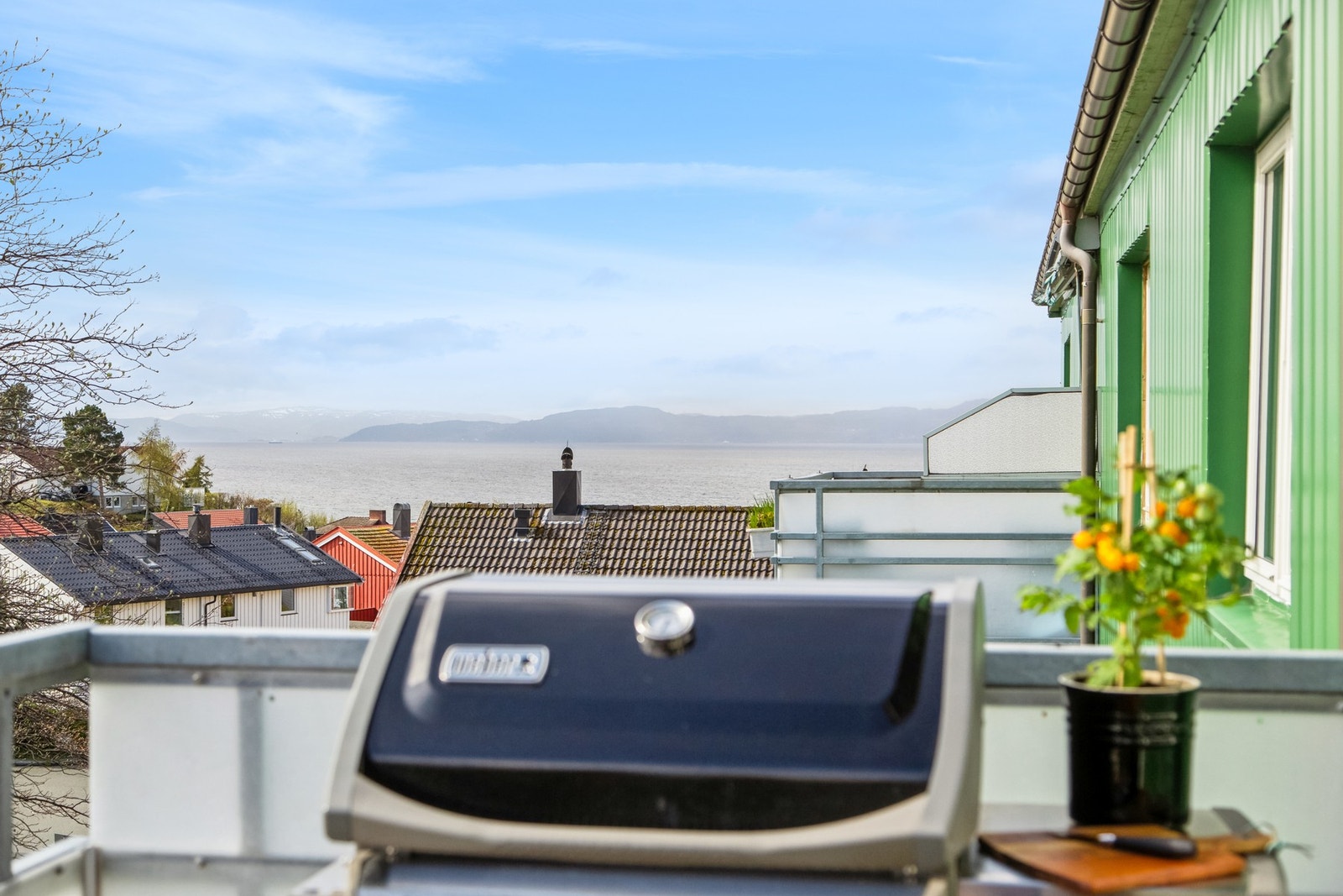 Fra leiligheten har du nydelig utsikt over trondheimsfjorden! Galleribilde