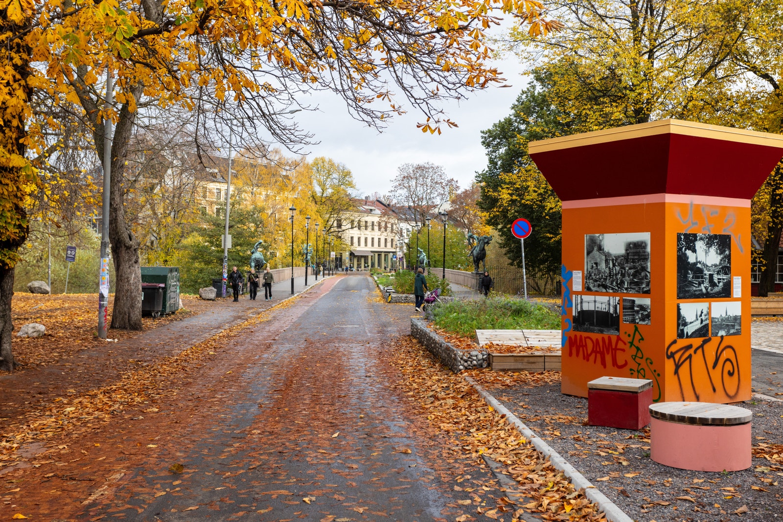 Flotte rekreasjonsområder utenfor kontoret Galleribilde