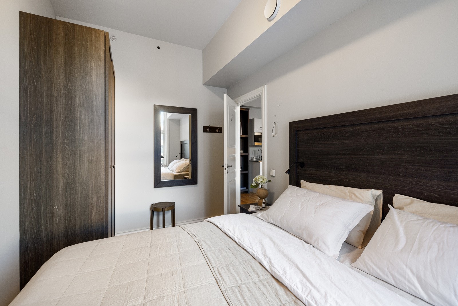 God plass til garderobeskap. Galleribilde