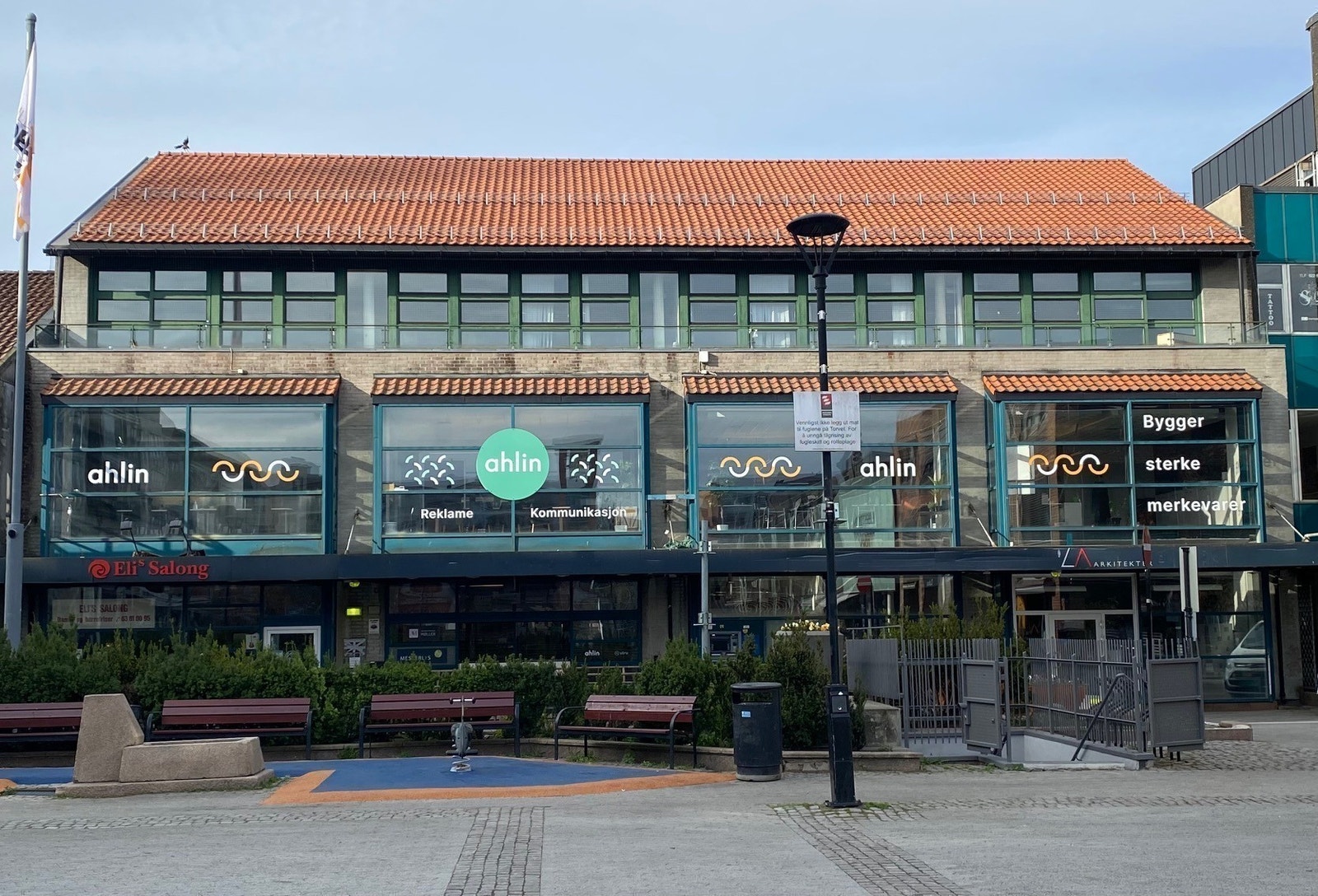 I byggets 3.etasje finner du cellekontorer, åpent landskap, stort møterom i tilknytning til kjøkken Galleribilde