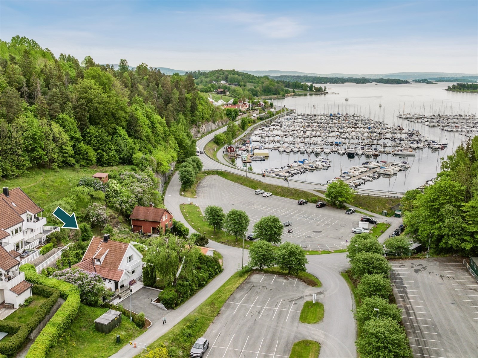 Eiendommen ligger ideelt til for en maritim livsstil nær sjøen Galleribilde