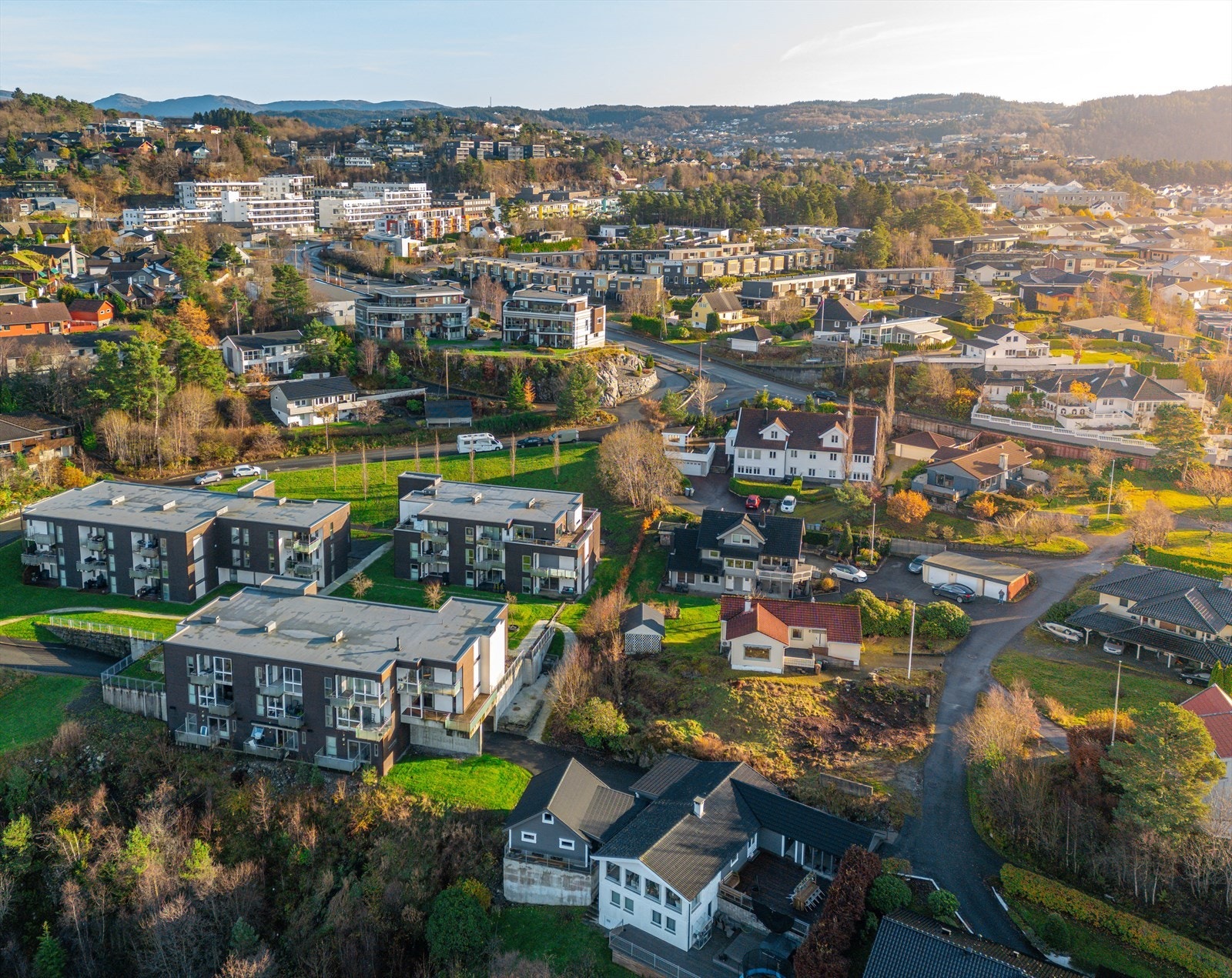 Barnevennlig og fin beliggenhet med gangavstand til både skoler og barnehager Galleribilde