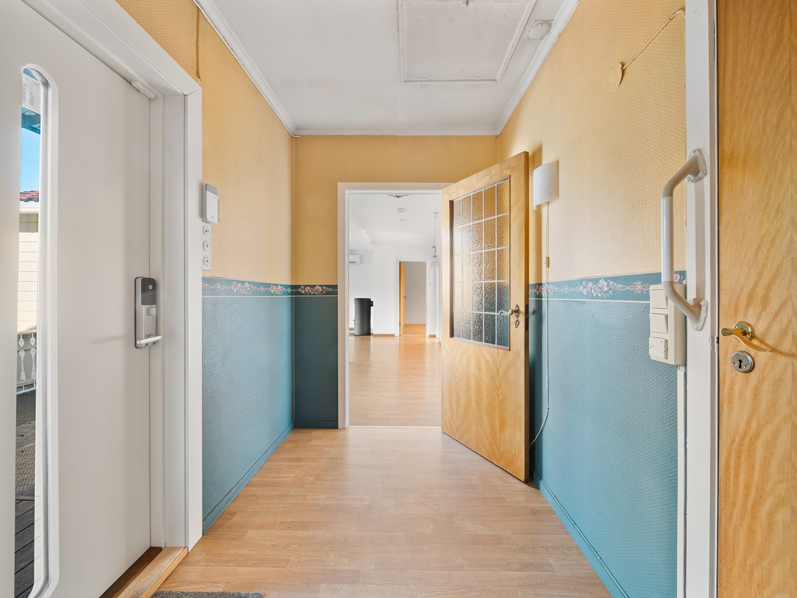 Entré / gang Galleribilde