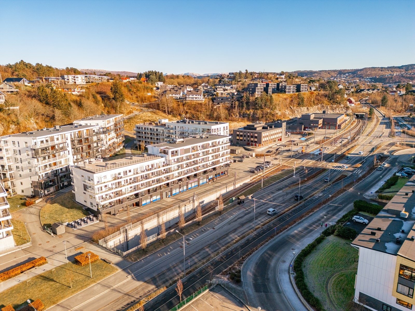 Nærområde - Råstølen bybanestopp - her er også Rema 1000 og to restauranter Galleribilde