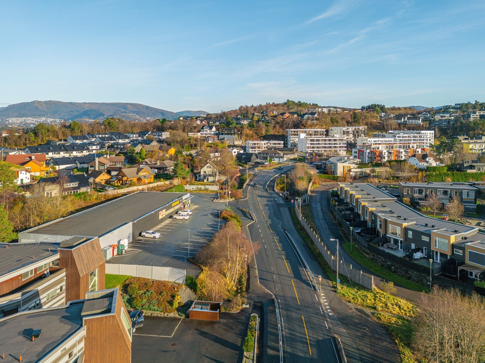Nærområde - Nærmeste dagligvare er Bunnpris i 2-3 minutters gange fra boligen Galleribilde