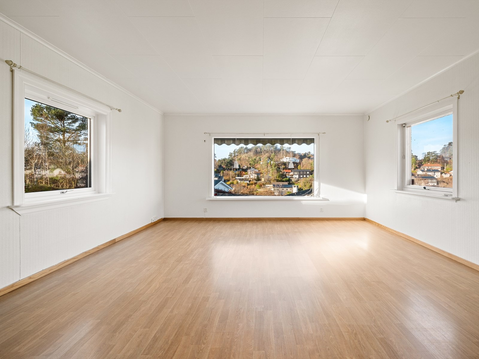 Boligen holder eldre standard og det må påregnes totalrenovering for å imøtekomme dagens krav til standard Galleribilde