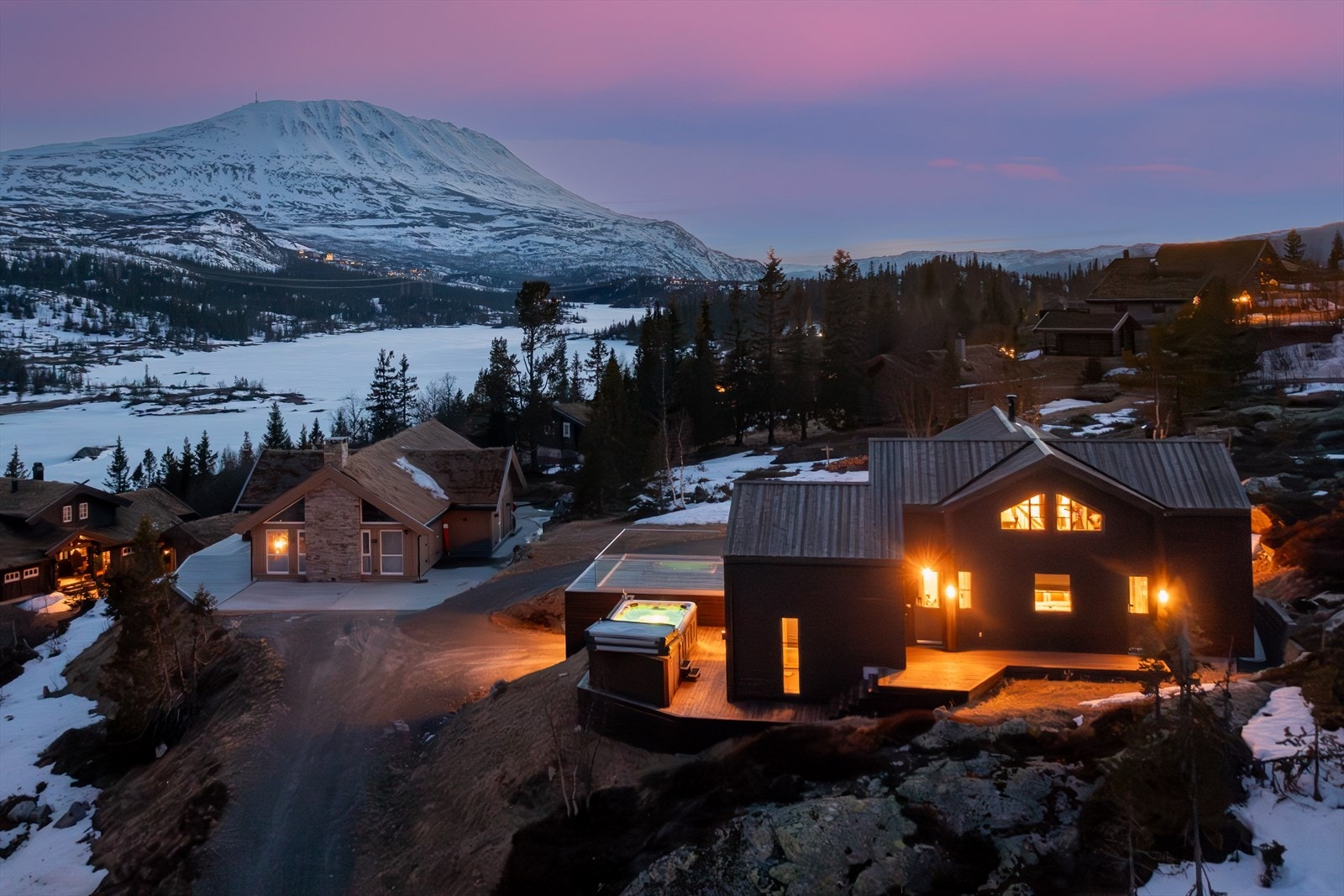 Oversiktsbilde mot majestetiske Gaustablikk Galleribilde