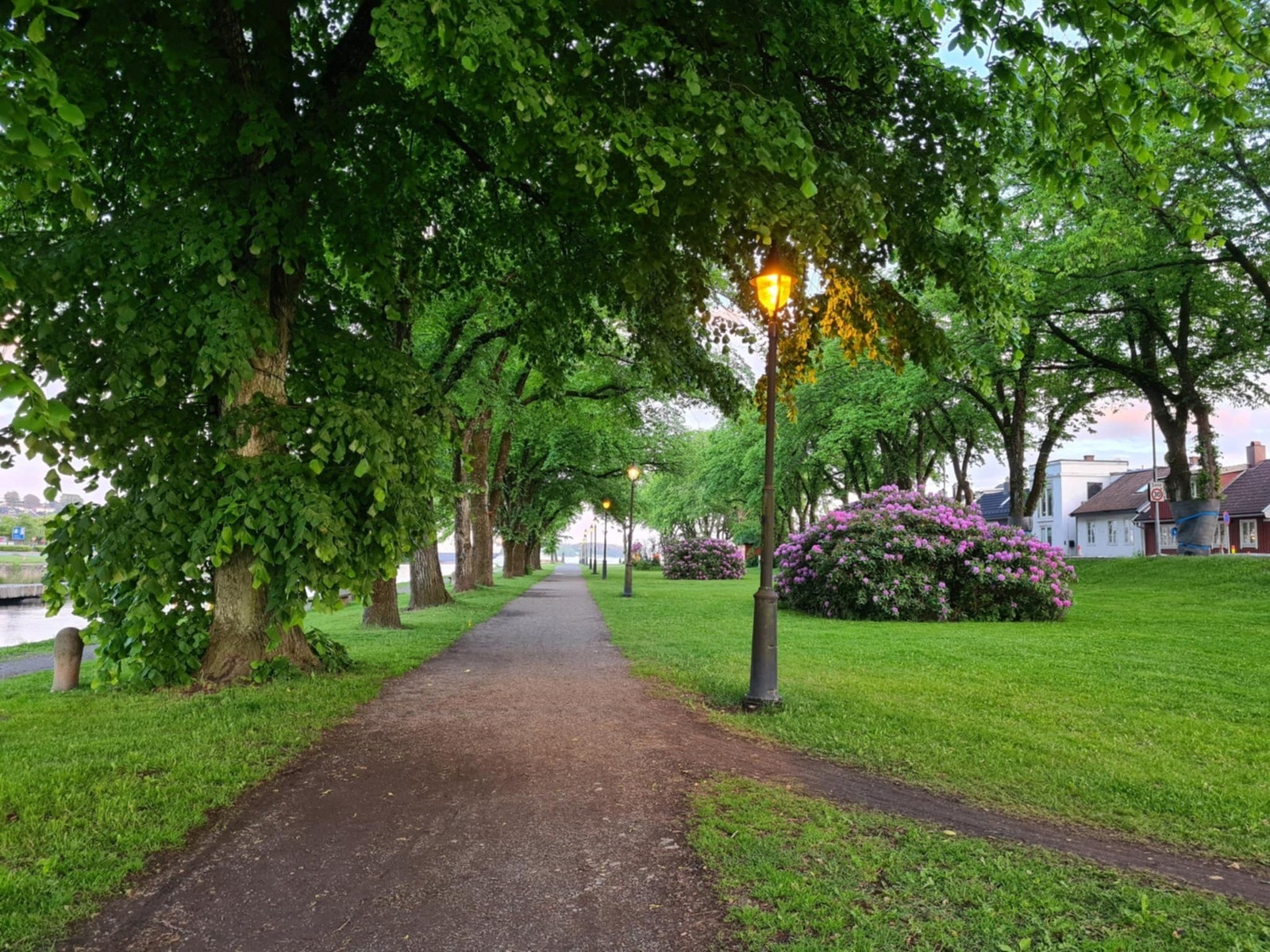 Bråtengata 16 ligger idyllisk til med både Sjøbadet og Kanalparken i nabolaget. (Privat bilde) Galleribilde