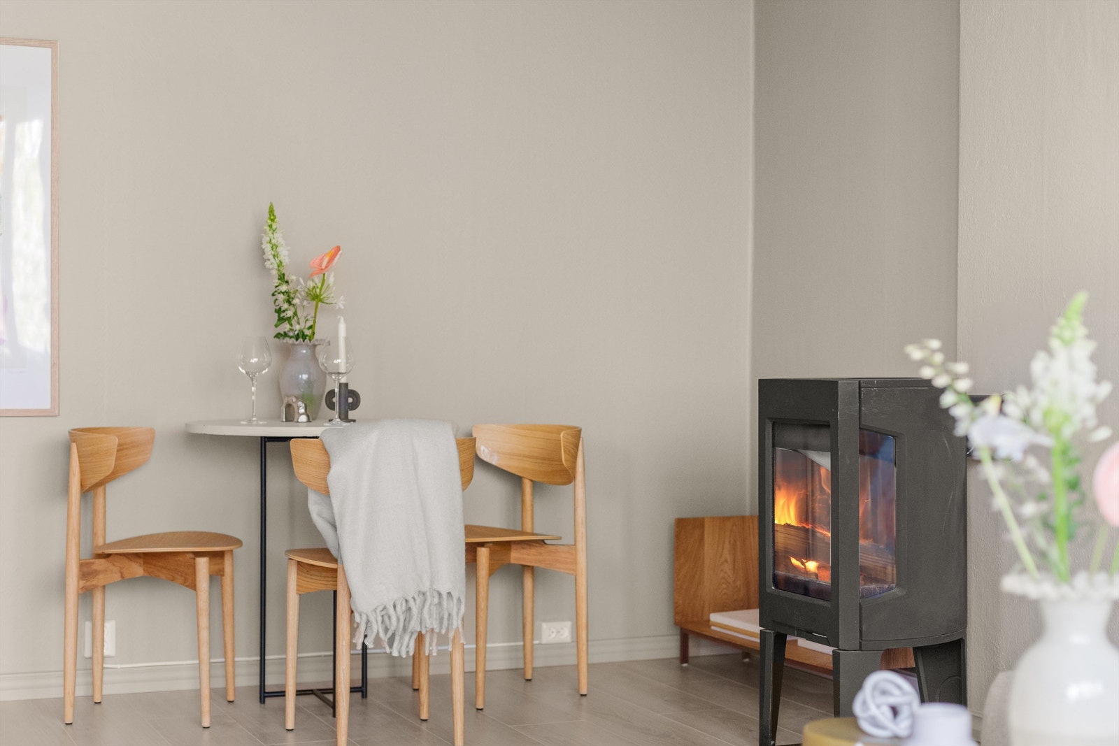 Det er også en naturlig og fin plass et et spisebord der venner og familie kan inviteres på middager. Galleribilde