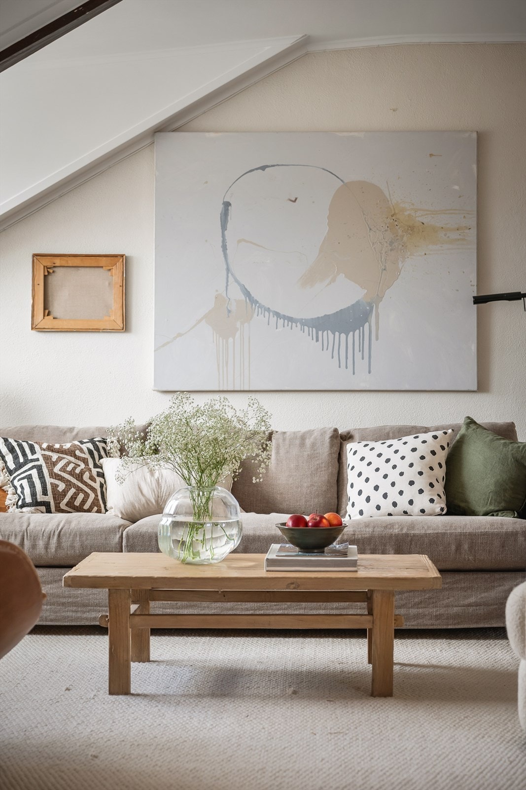 I stuen er det god plass til sittegruppe og annet møblement. Galleribilde