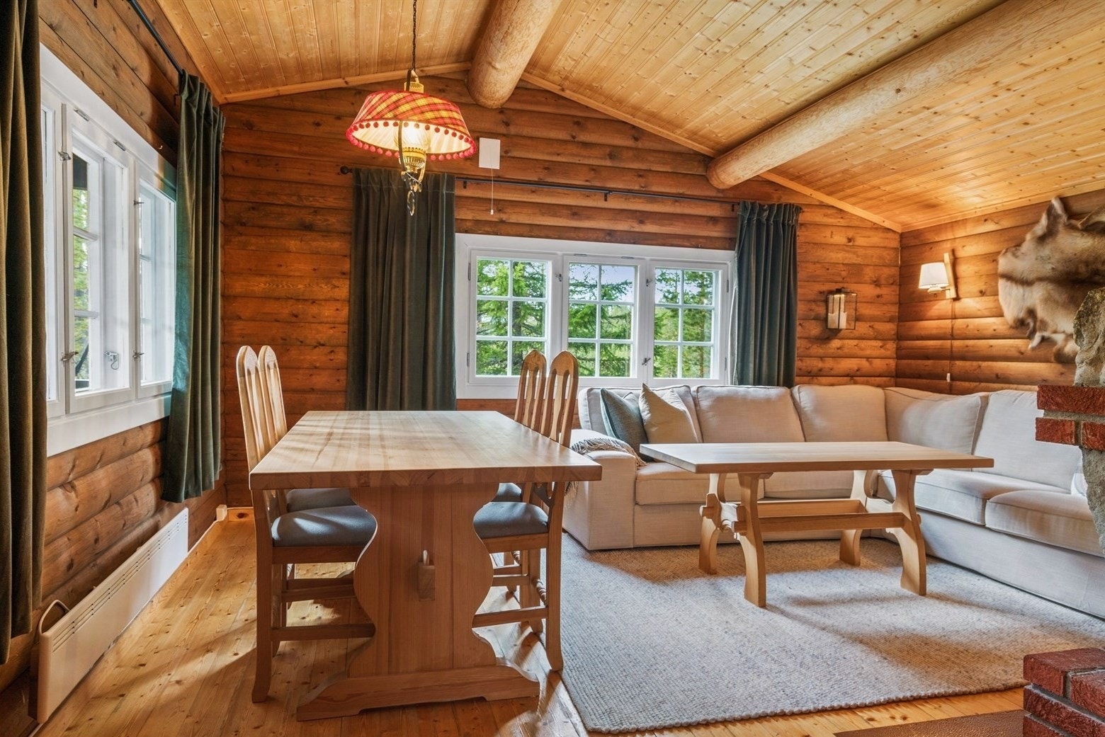 Spisestua har en tendens til
bli familiens samlingssted enten til matinntak eller brettspill og hygge Galleribilde