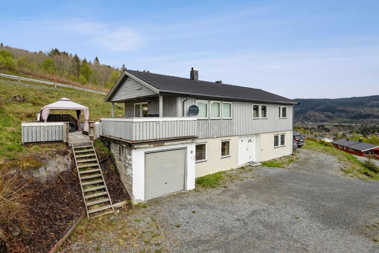 EIE eiendomsmegling ved Thomas Myhre har gleden av å presentere Brattlivegen 13! Galleribilde