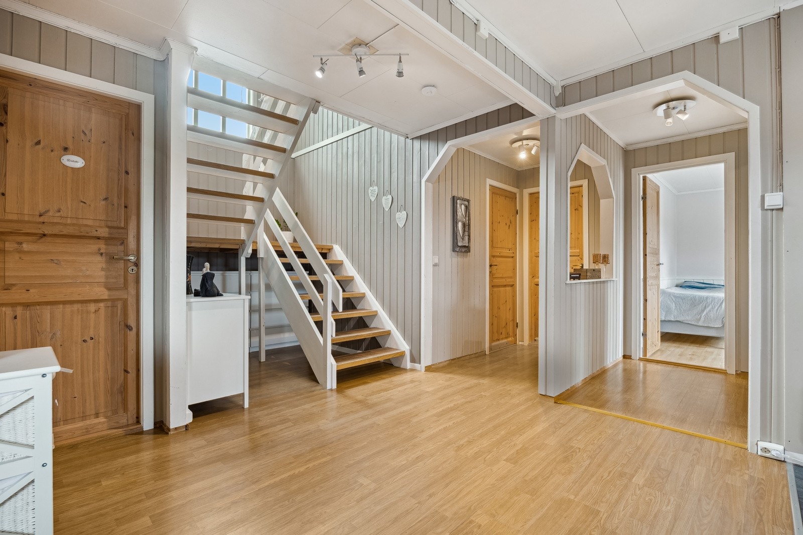 Entréen som møter deg er åpen og romslig. Galleribilde