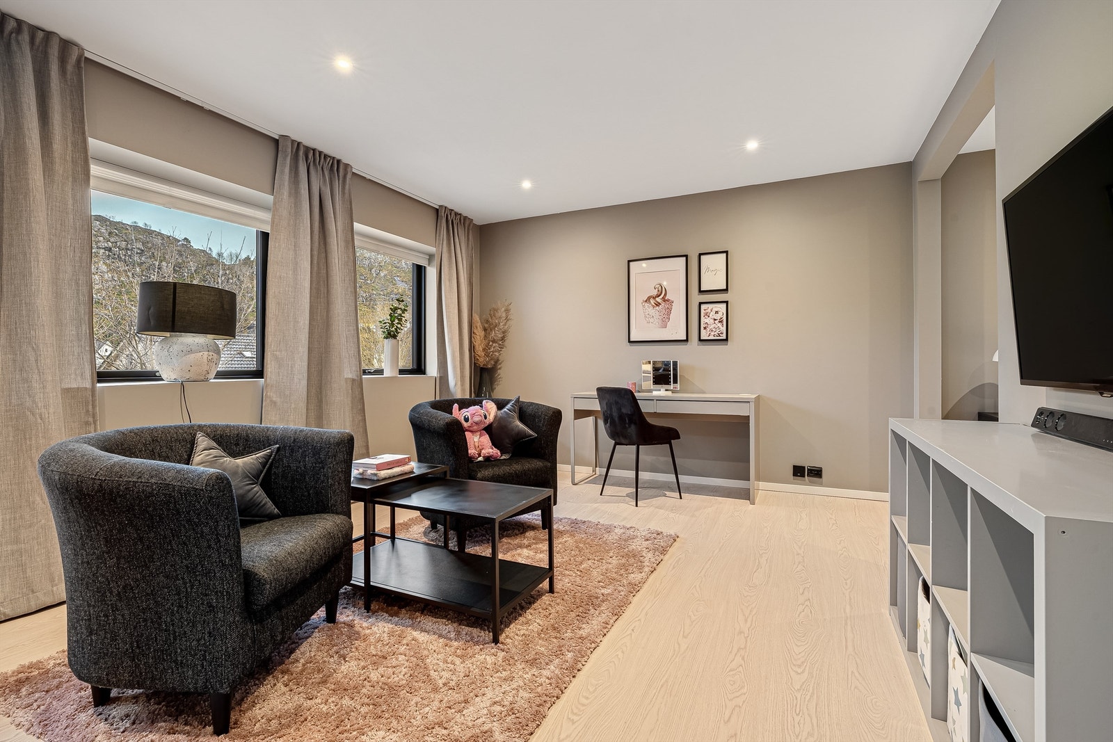 Kjellerstue med sovealkove. Galleribilde