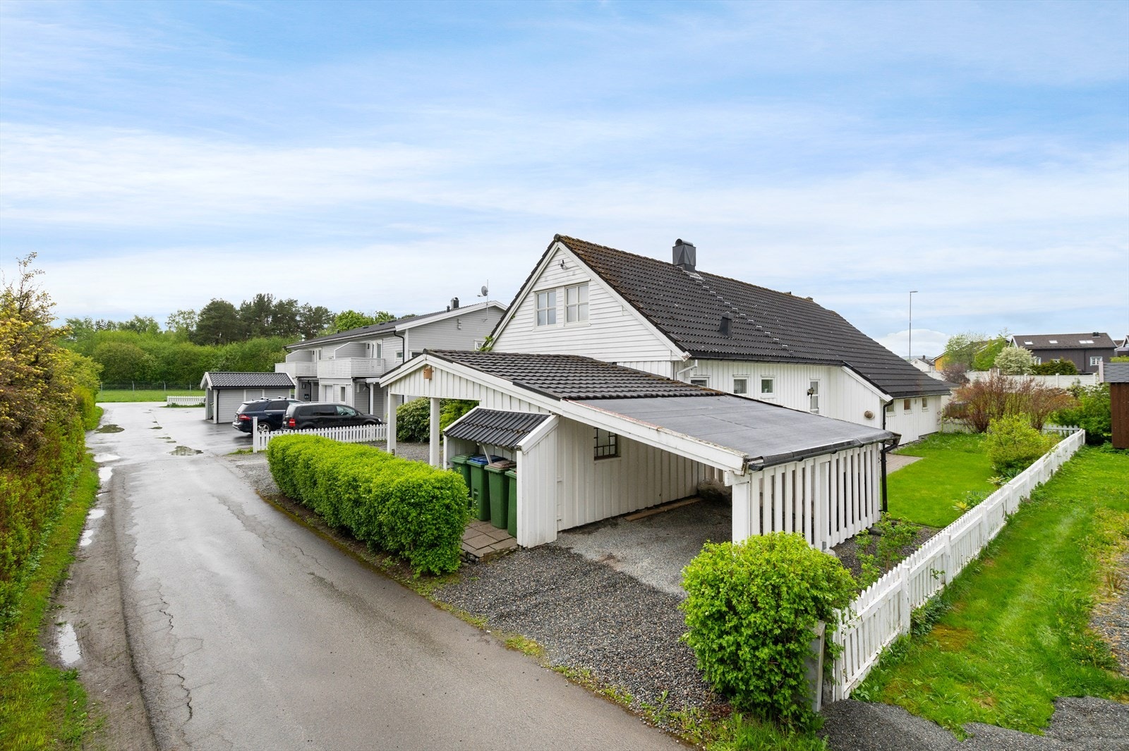 Her har du flere parkeringsmuligheter på egen eiendom Galleribilde