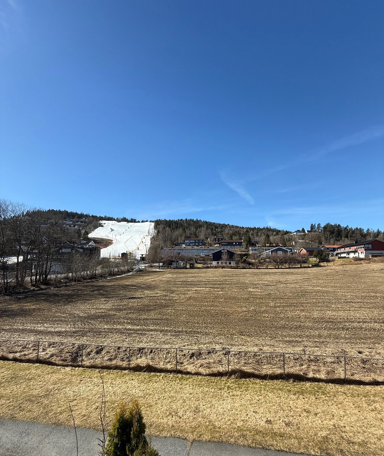 Utsikten fra leiligheten mot Slalåmbakken. Galleribilde