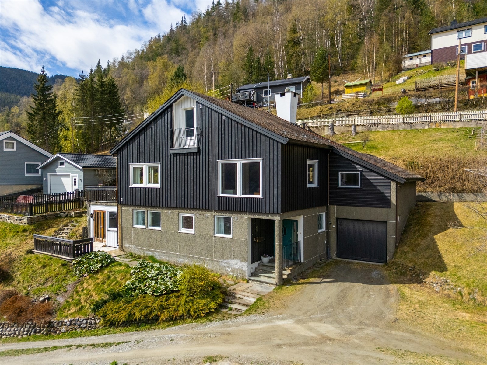 Anders Øium v/Eiendomsmegler 1 presenterer Kringsjåvegen 9! Galleribilde