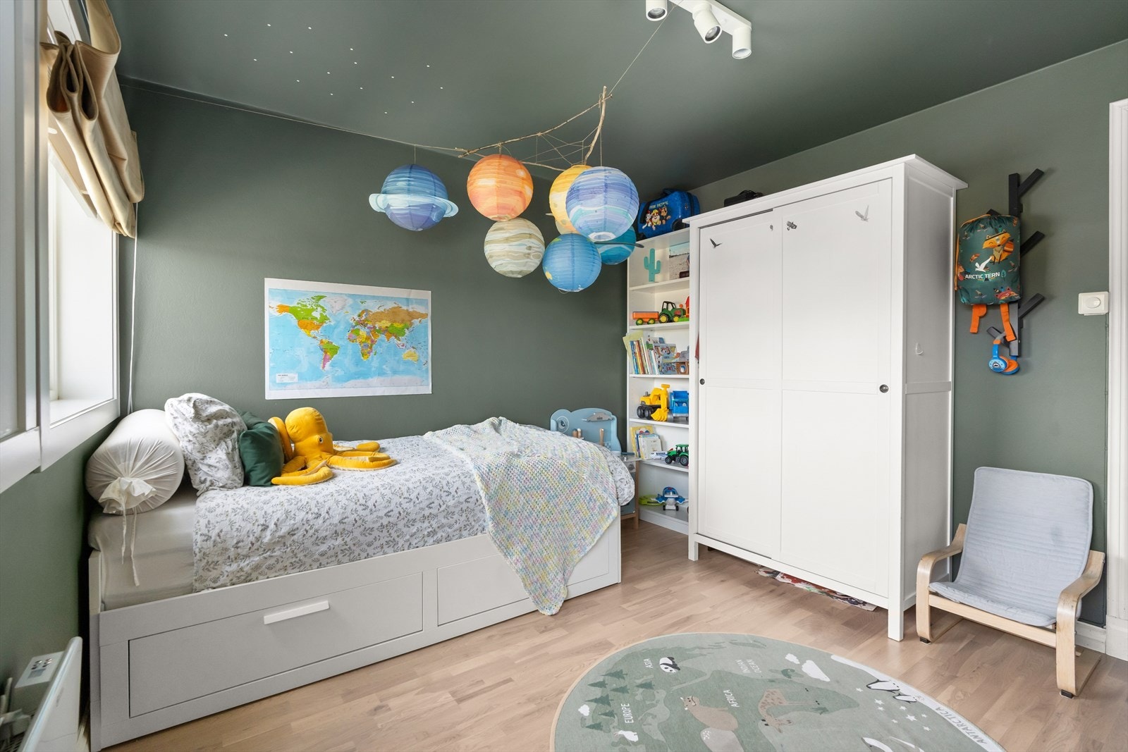 Soverom nr. 2 fungerer ypperlig som barnerom, gjesterom eller kontor - her er mulighetene mange! Galleribilde