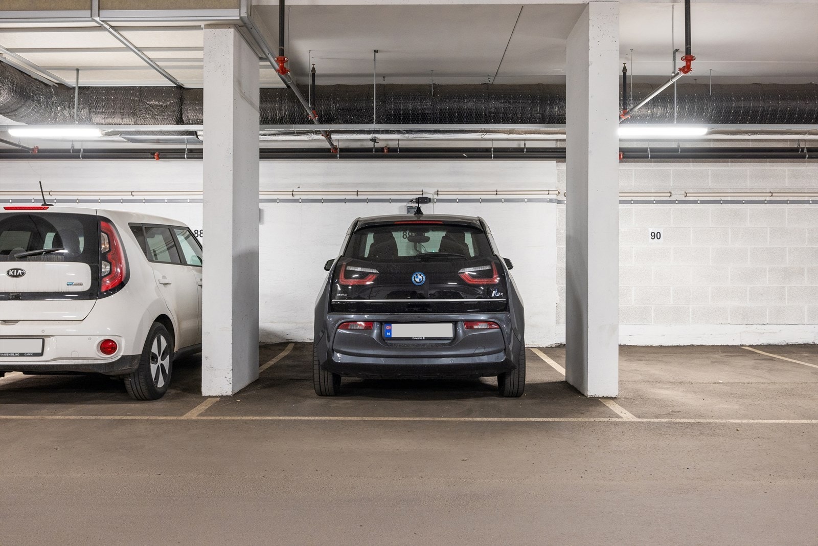 Leiligheten har en romslig bod på 6,5 kvm med enkel tilgang, plassert på samme plan som garasjeplassene. Galleribilde