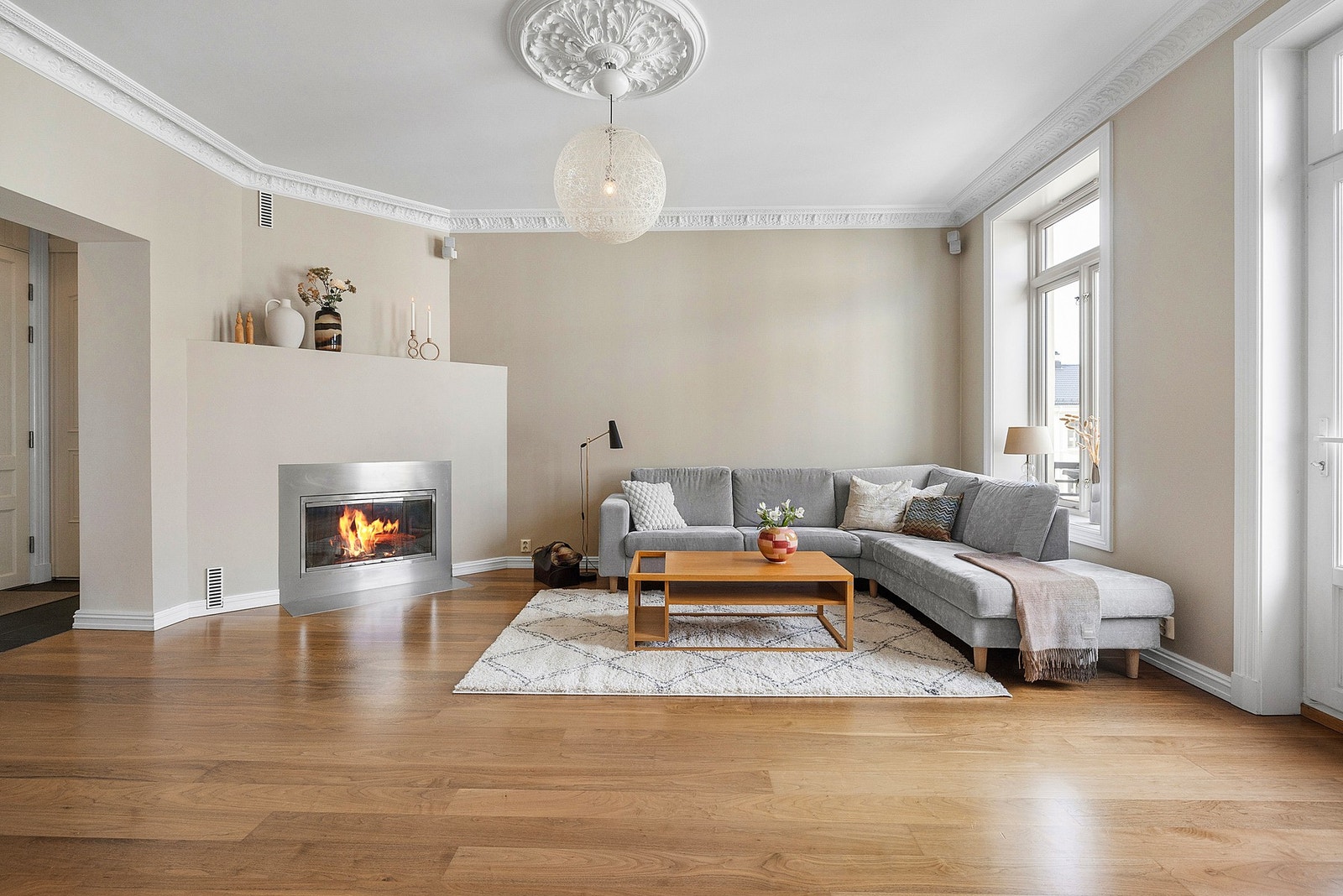 Her får du en sjelden kombinasjon av stilfull arkitektur, gode løsninger og en atmosfære som må oppleves. Galleribilde