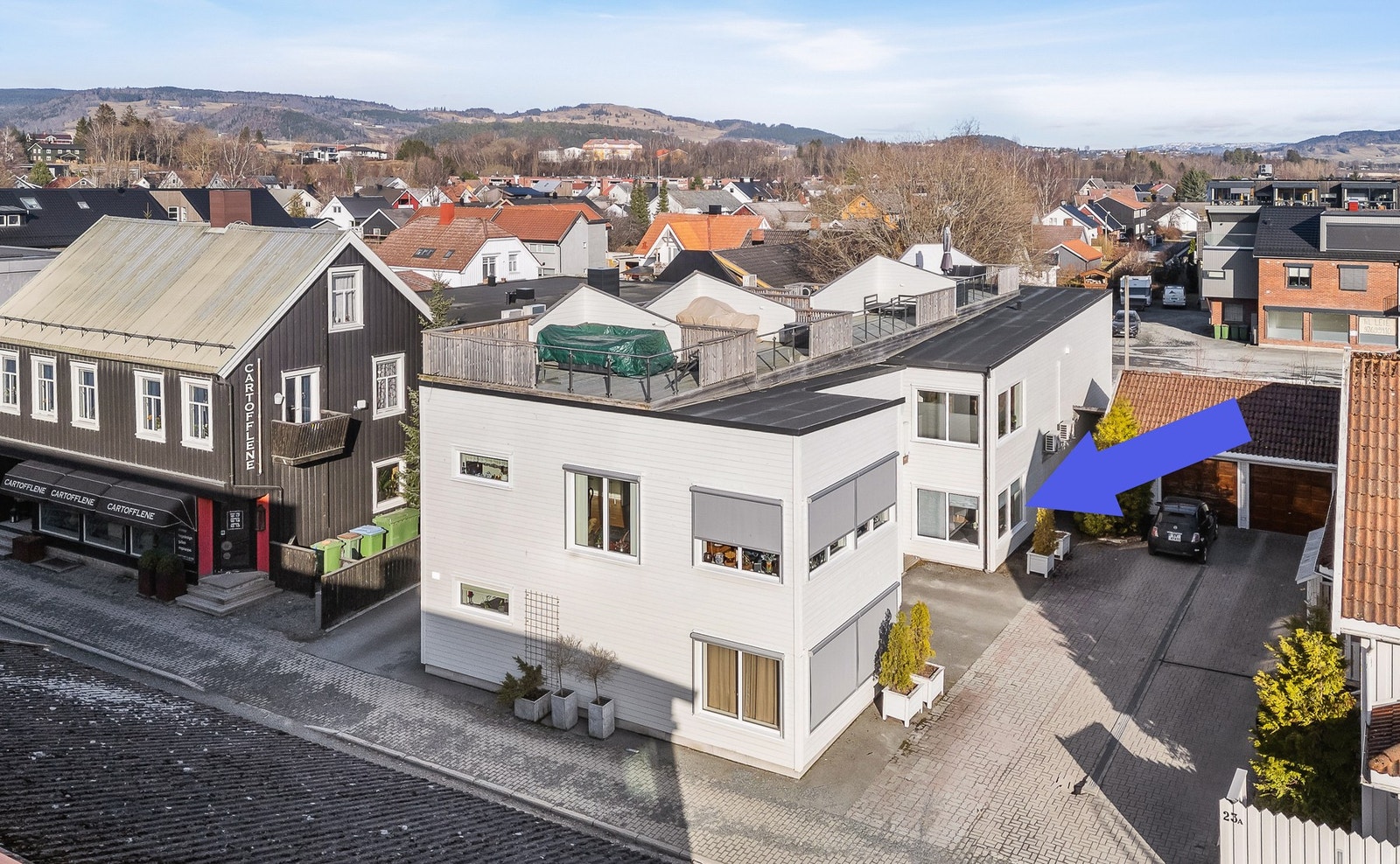 Leilighet fra 2015 som ligger midt i hjertet av Verdal. Her har du kort gangavstand til alt Verdal har å by på Galleribilde