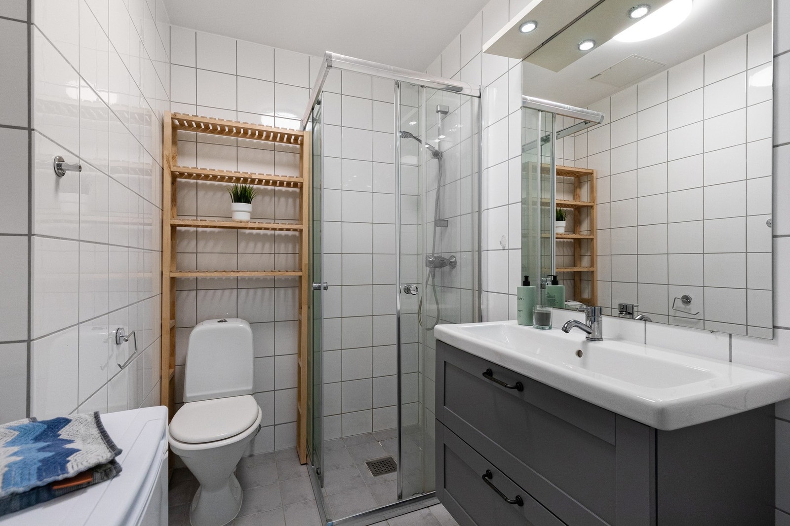 Det er elektriske varmekabler i gulv. Galleribilde