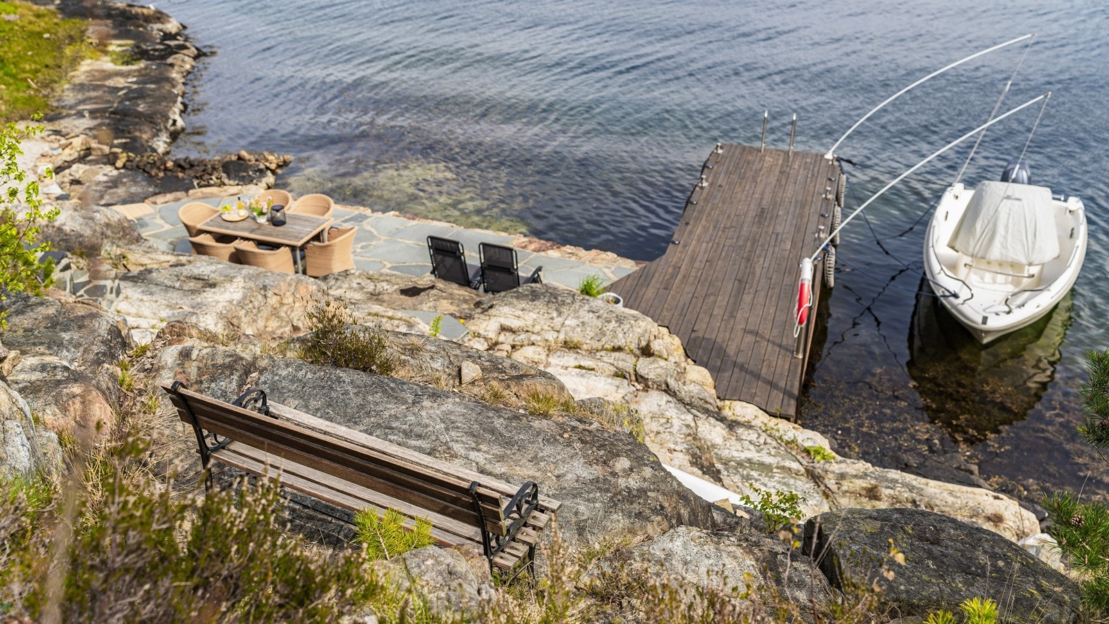 Flott opparbeidet tomt foran hytten Galleribilde