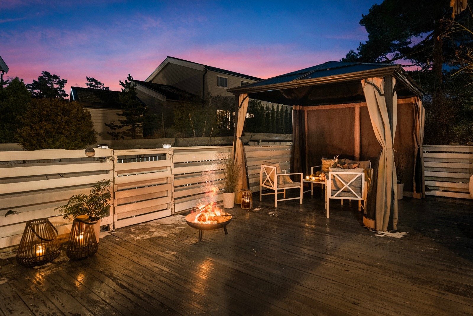 Uteområdet på kveldstid! Galleribilde