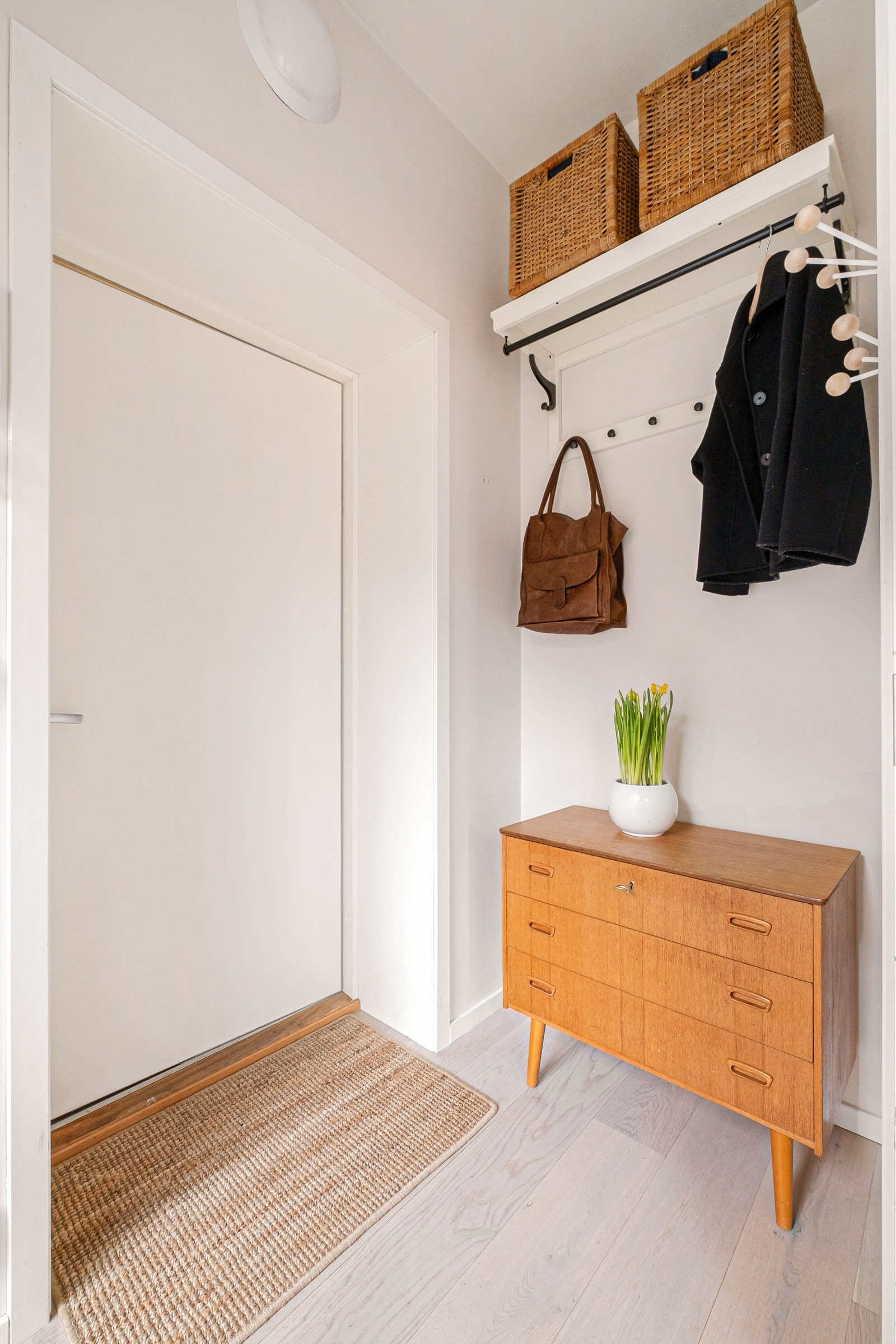 Inngangspartiet er et hyggelig første møte med boligen. Galleribilde