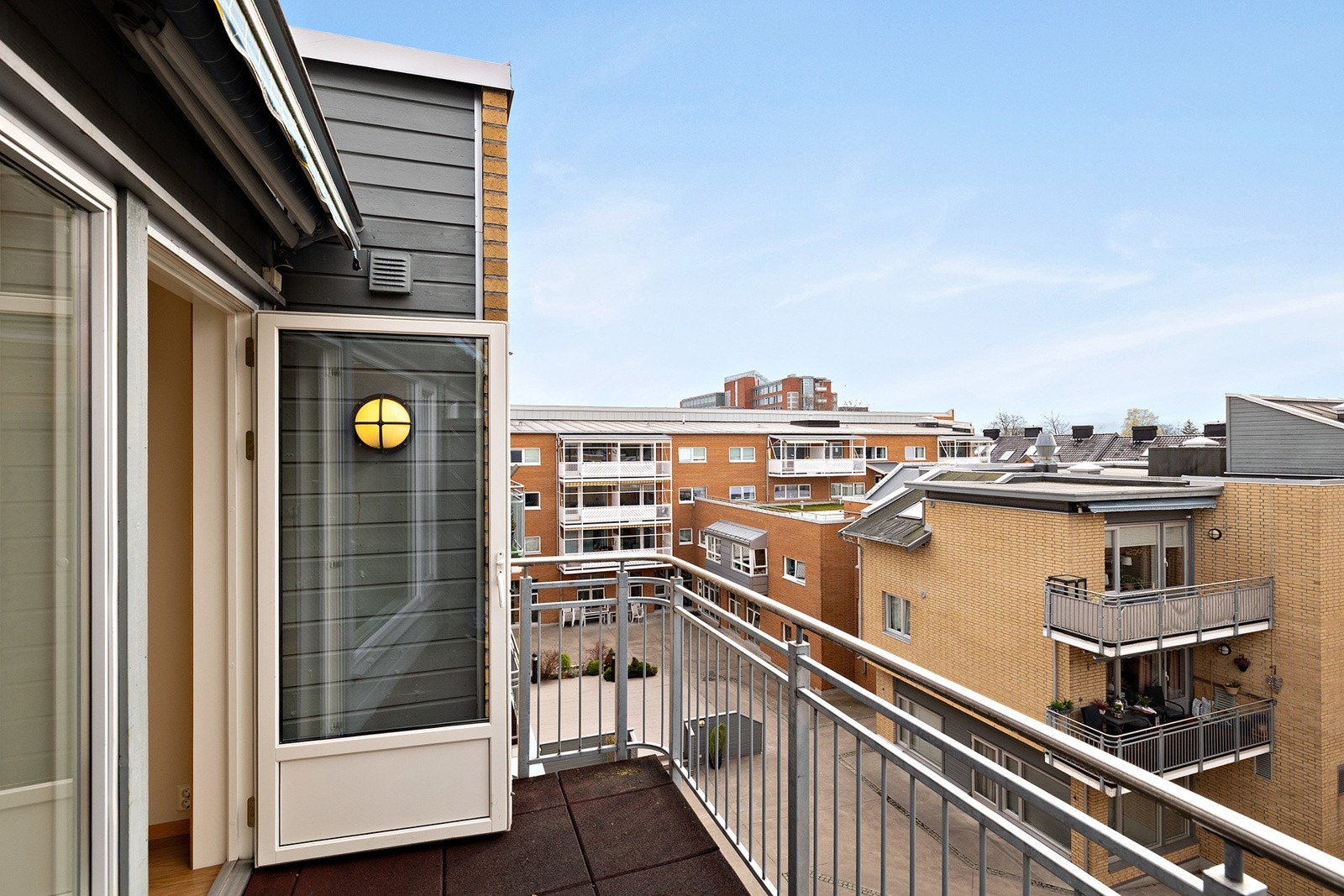 Denne leiligheten har en fin balkong Galleribilde