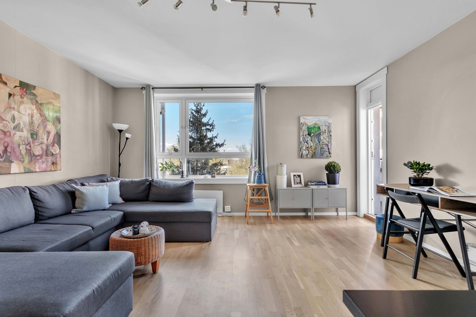 Velkommen til Henrik Sørensens vei 11 og denne fine 2-roms leiligheten! Galleribilde