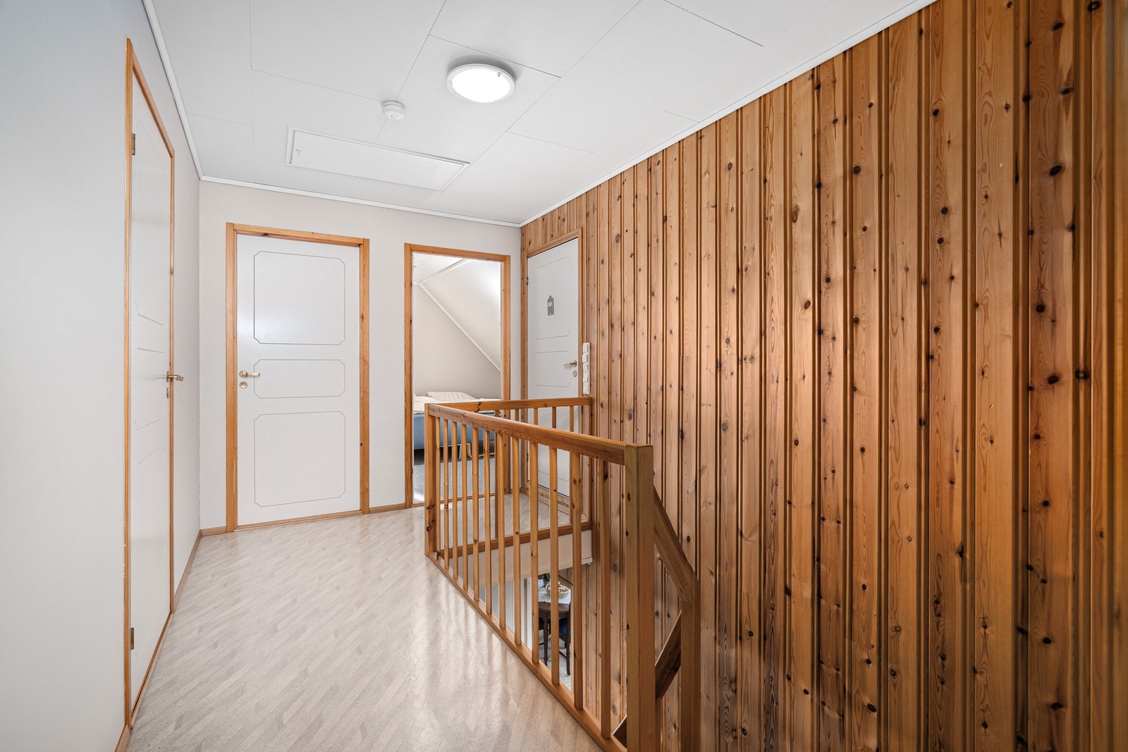 Gang loftetasje. Galleribilde