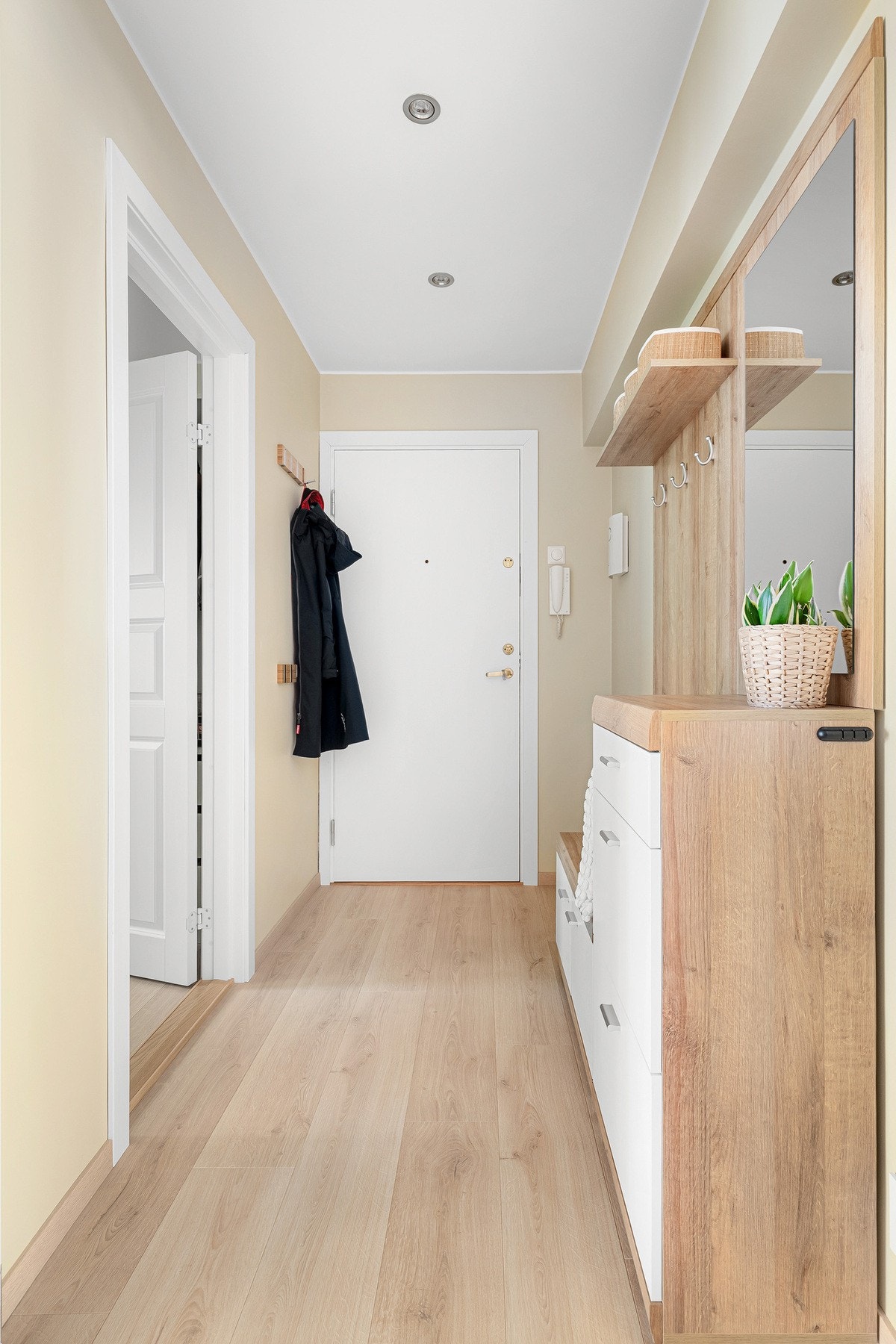 Lys og innbydende entré. Galleribilde