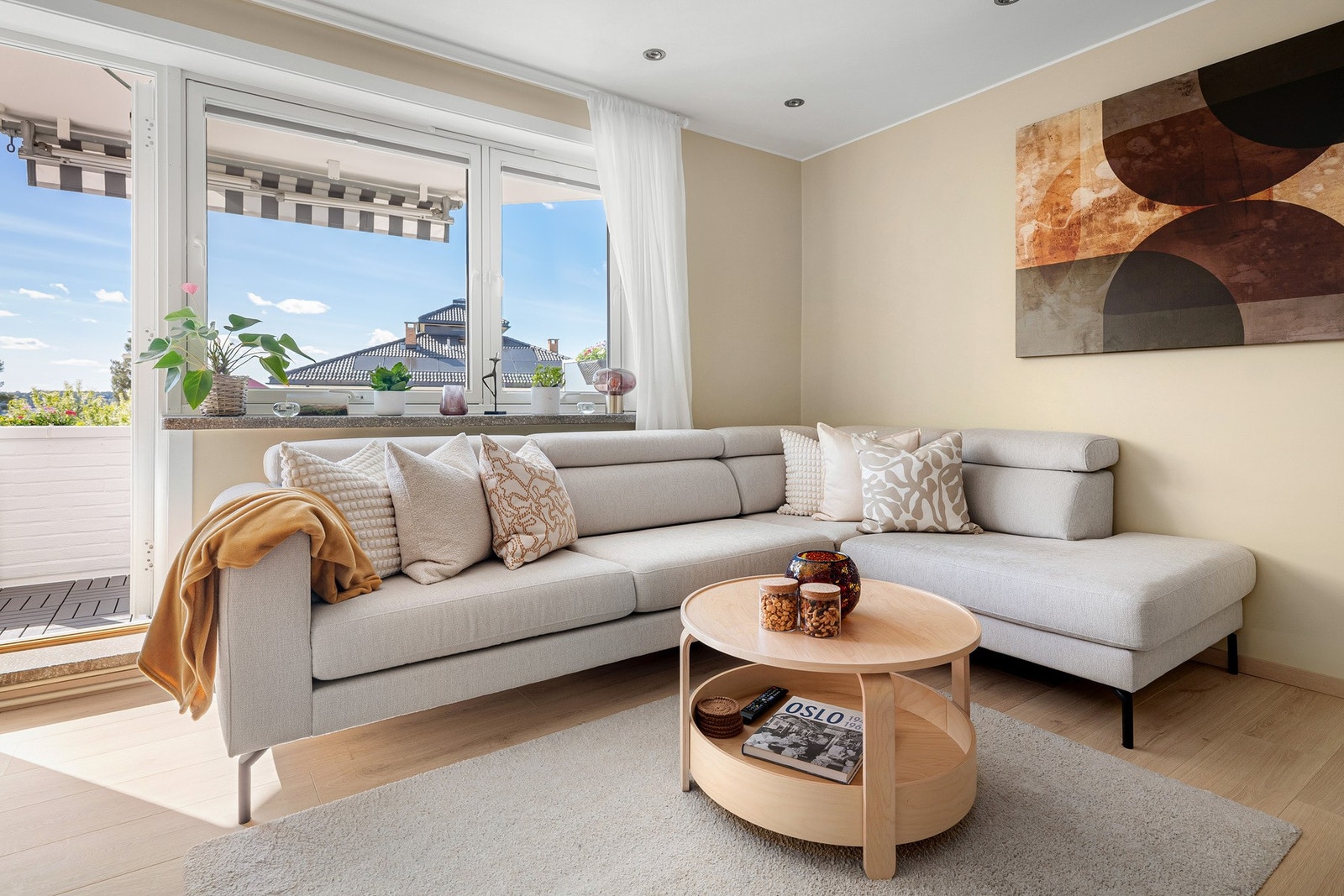 Lekker 3-roms leilighet, renovert i 2022/2023 med fokus på kvalitet og detaljer. Galleribilde