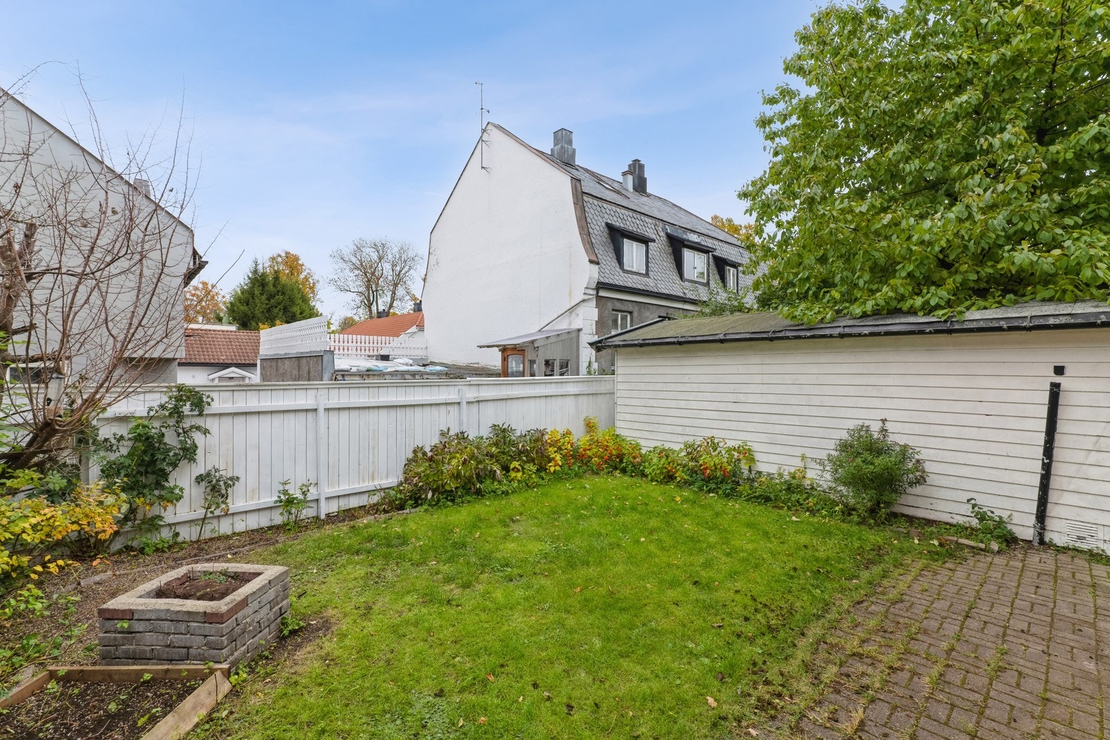 Felles uteplass Galleribilde