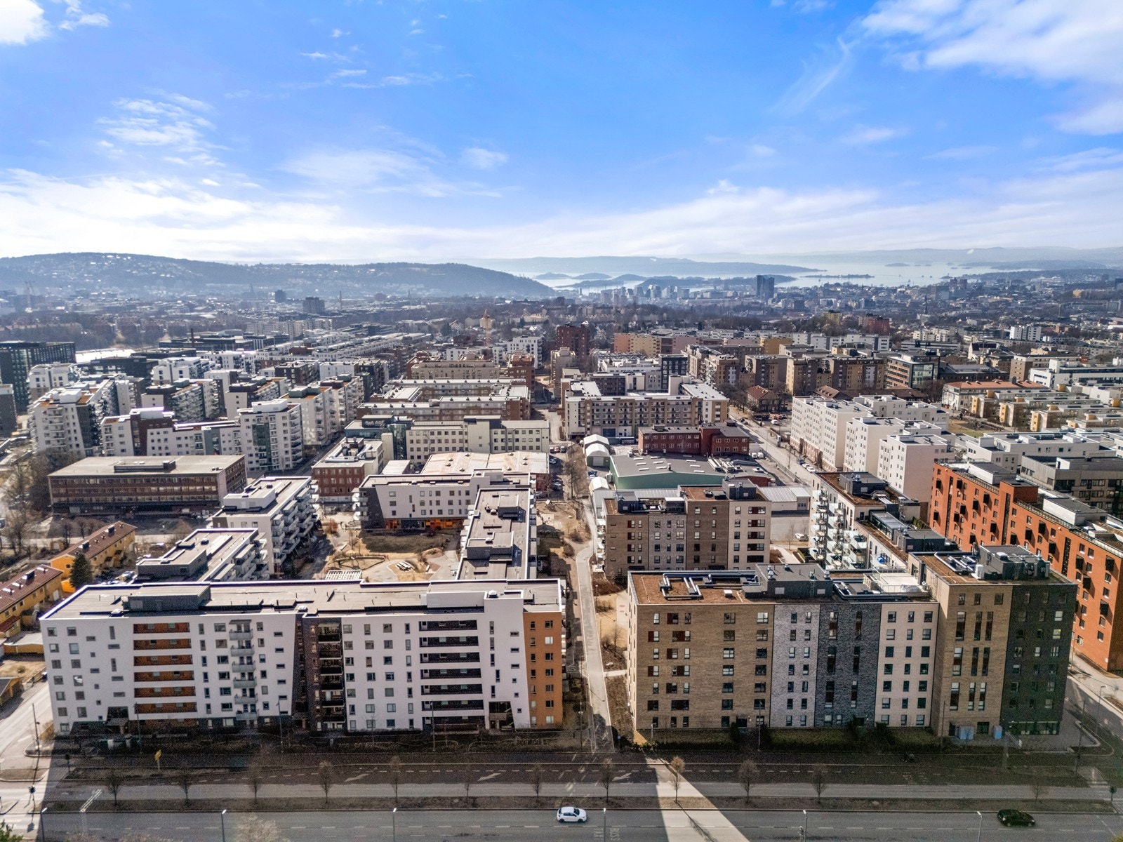 Fra leiligheten er det nærhet til parker, treningssentre og idrettstilbud for både store og små. Galleribilde