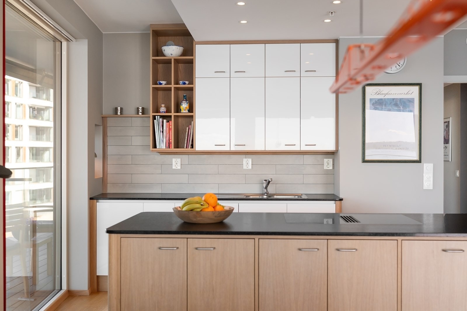 Stor og bruksvennlig kjøkkenøy Galleribilde