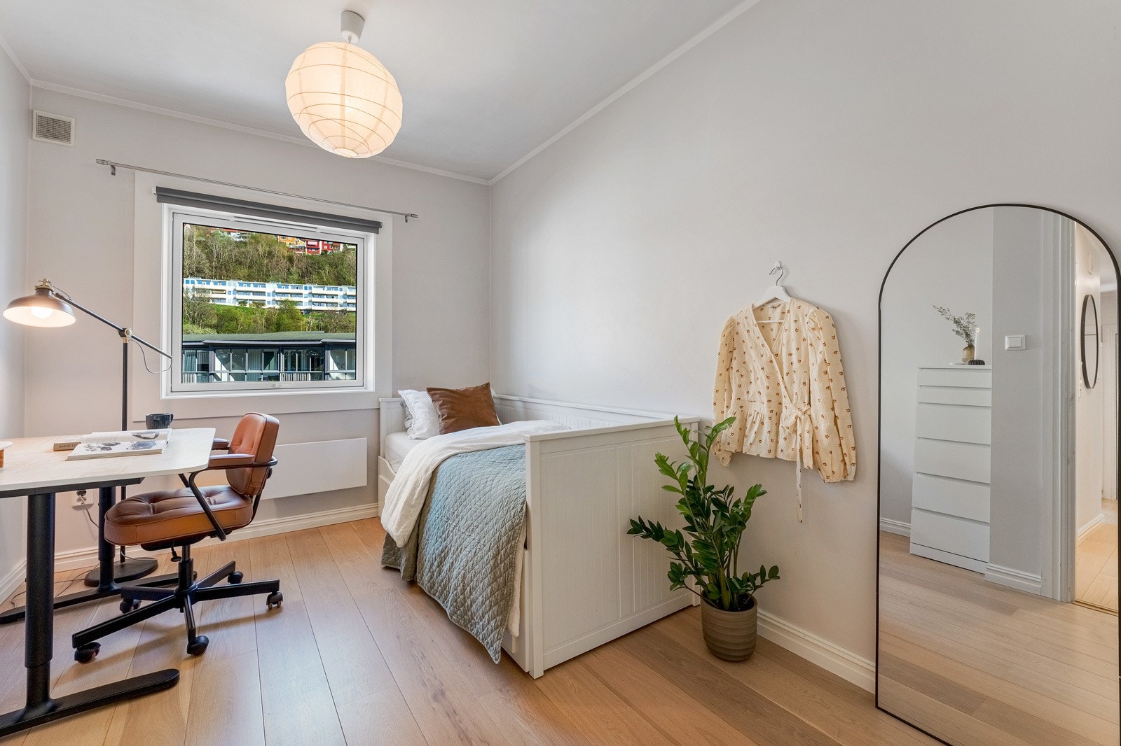 Soverom 2 egner seg ypperlig som gjesterom eller kontor. Galleribilde