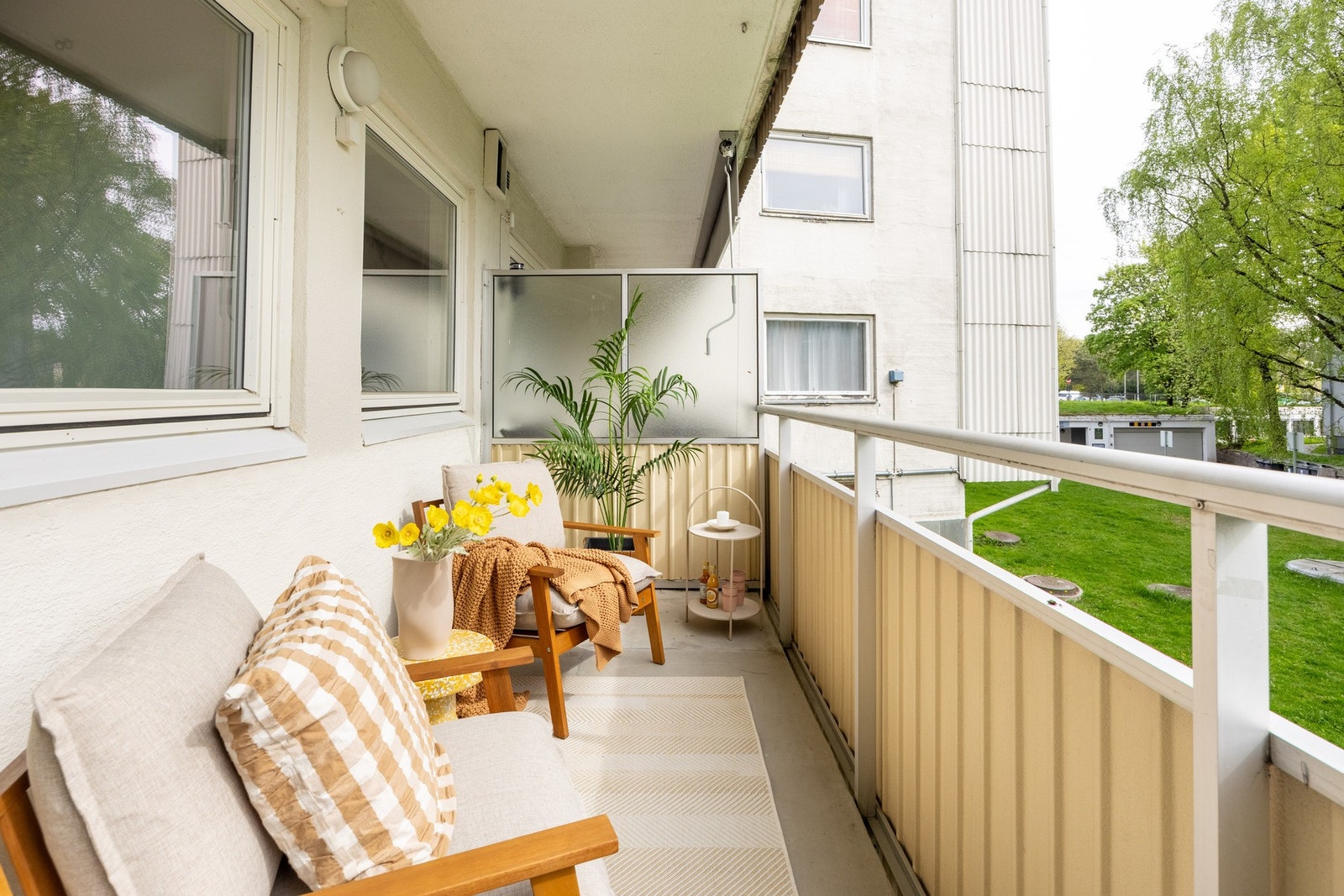 Balkongen vil fungere som en forlengelse av stuen på vår- og sommerhalvåret, og er noe du garantert vil sette pris på. Galleribilde