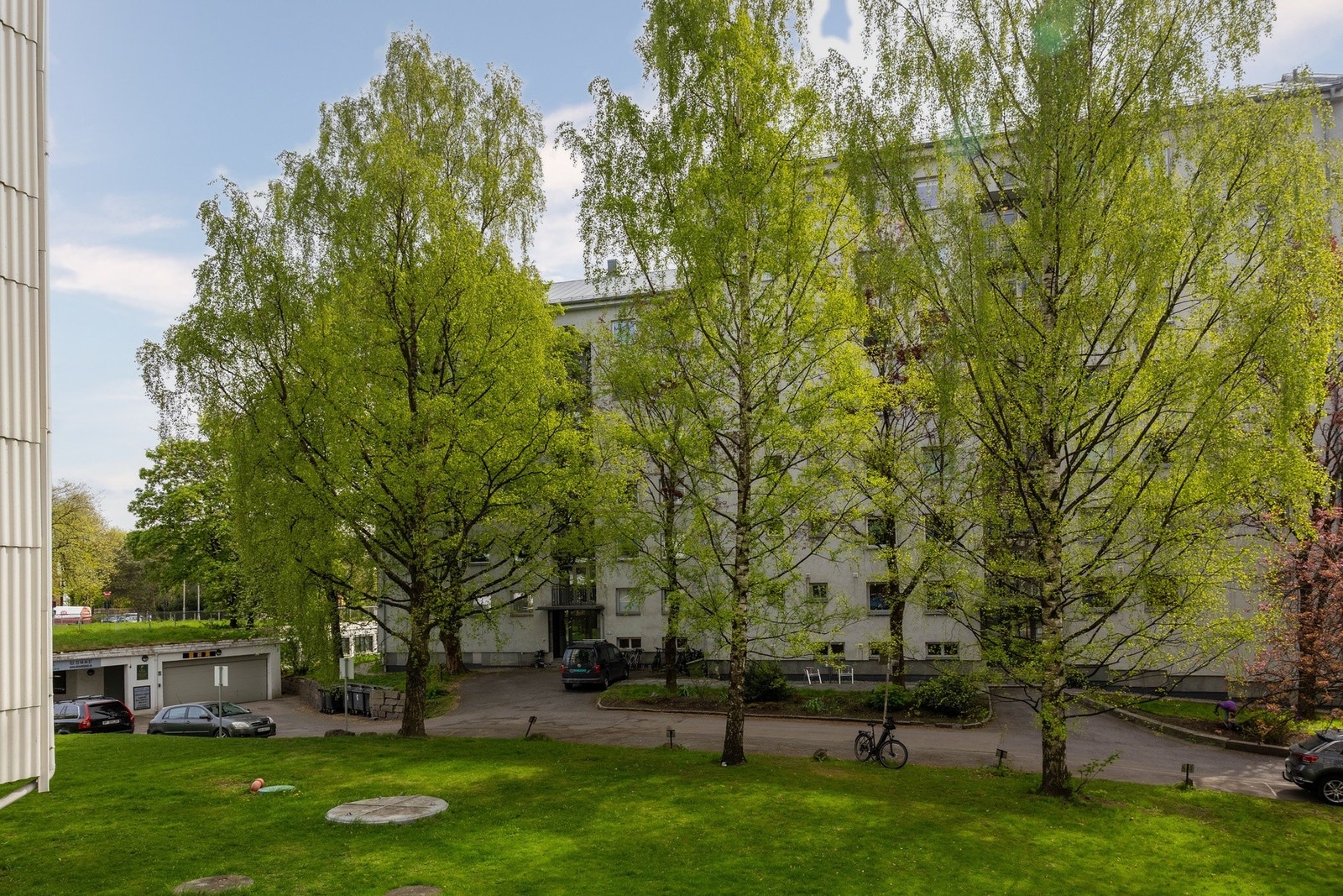 Gården disponerer 24 P-plasser + gjesteplasser Galleribilde